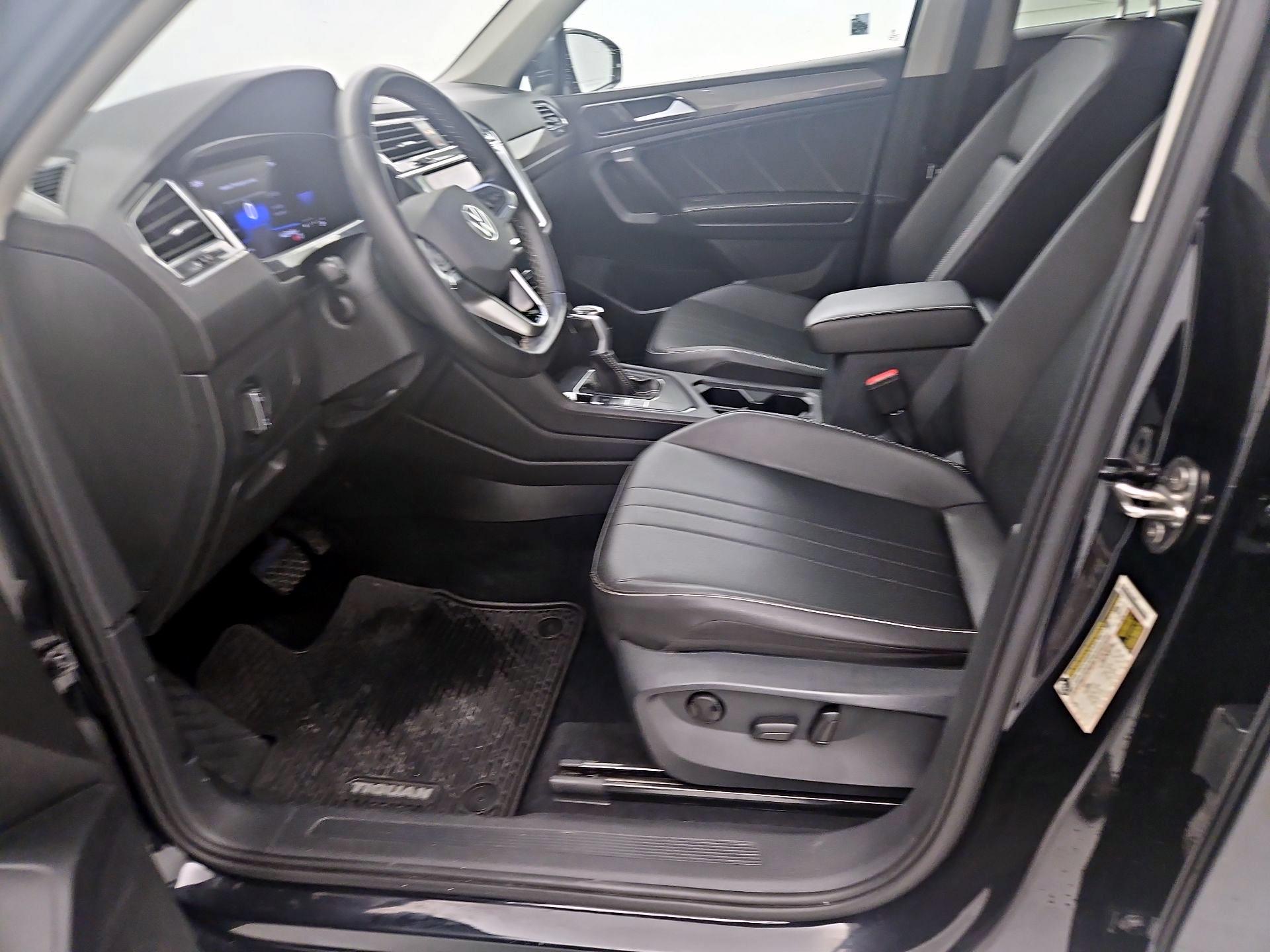 Thumbnail: 2022 Volkswagen Tiguan - 11