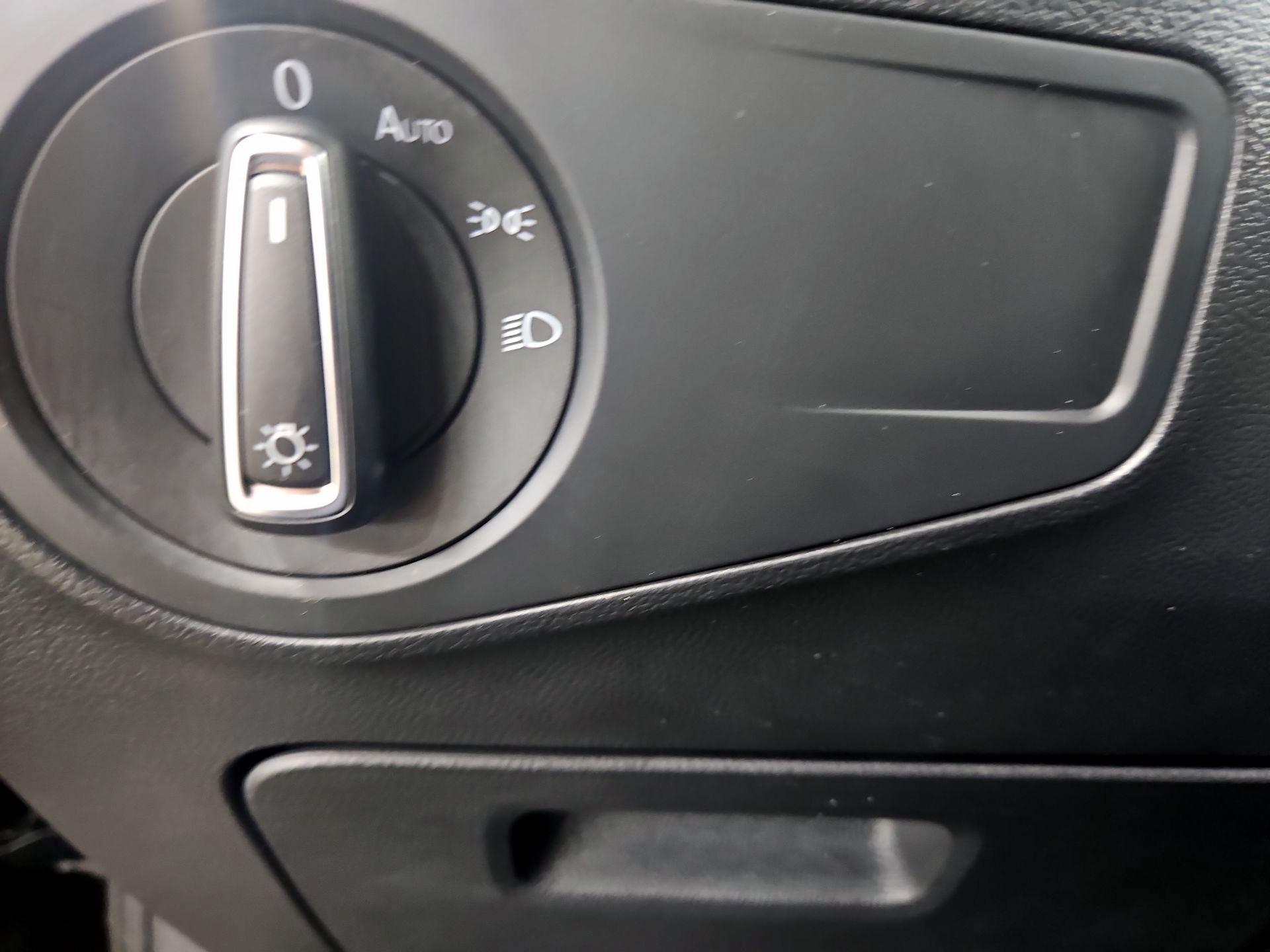 Thumbnail: 2022 Volkswagen Tiguan - 13