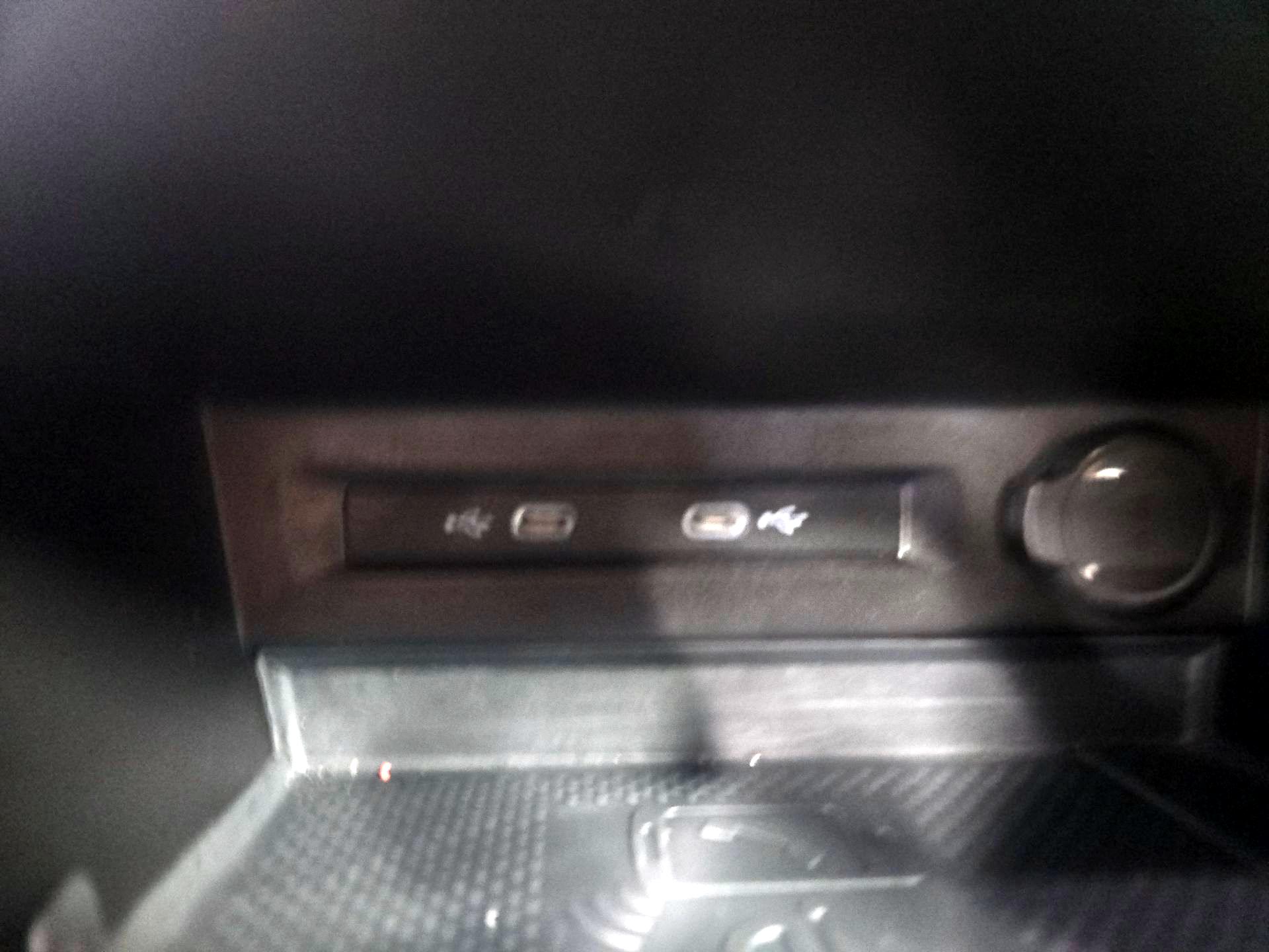 Thumbnail: 2022 Volkswagen Tiguan - 17