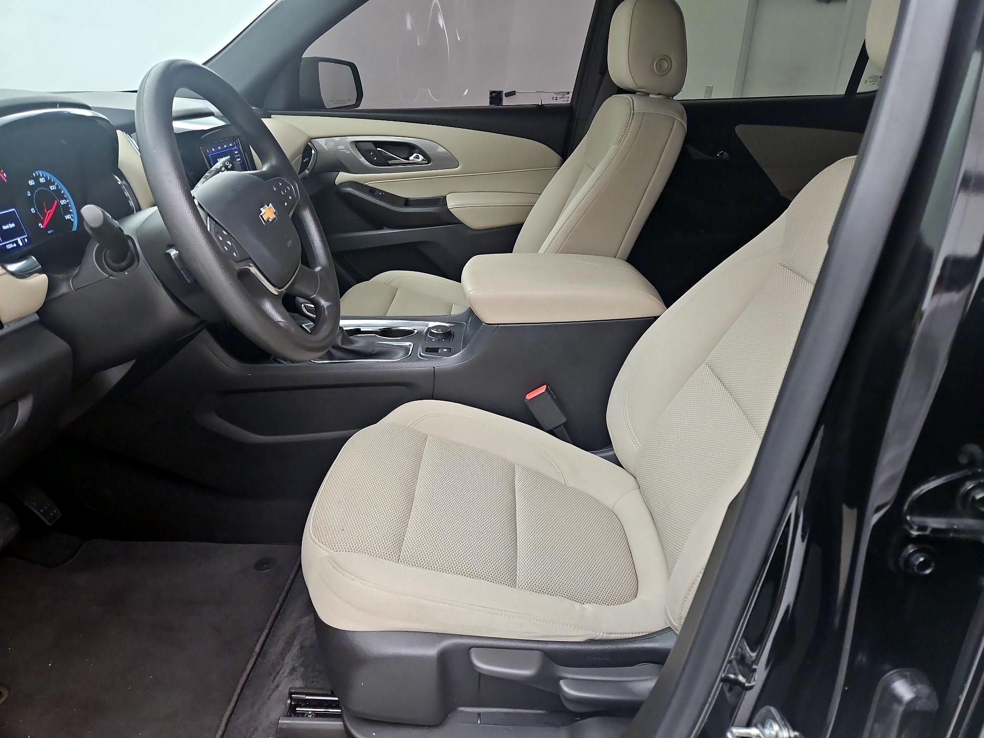 Thumbnail: 2023 Chevrolet Traverse - 11