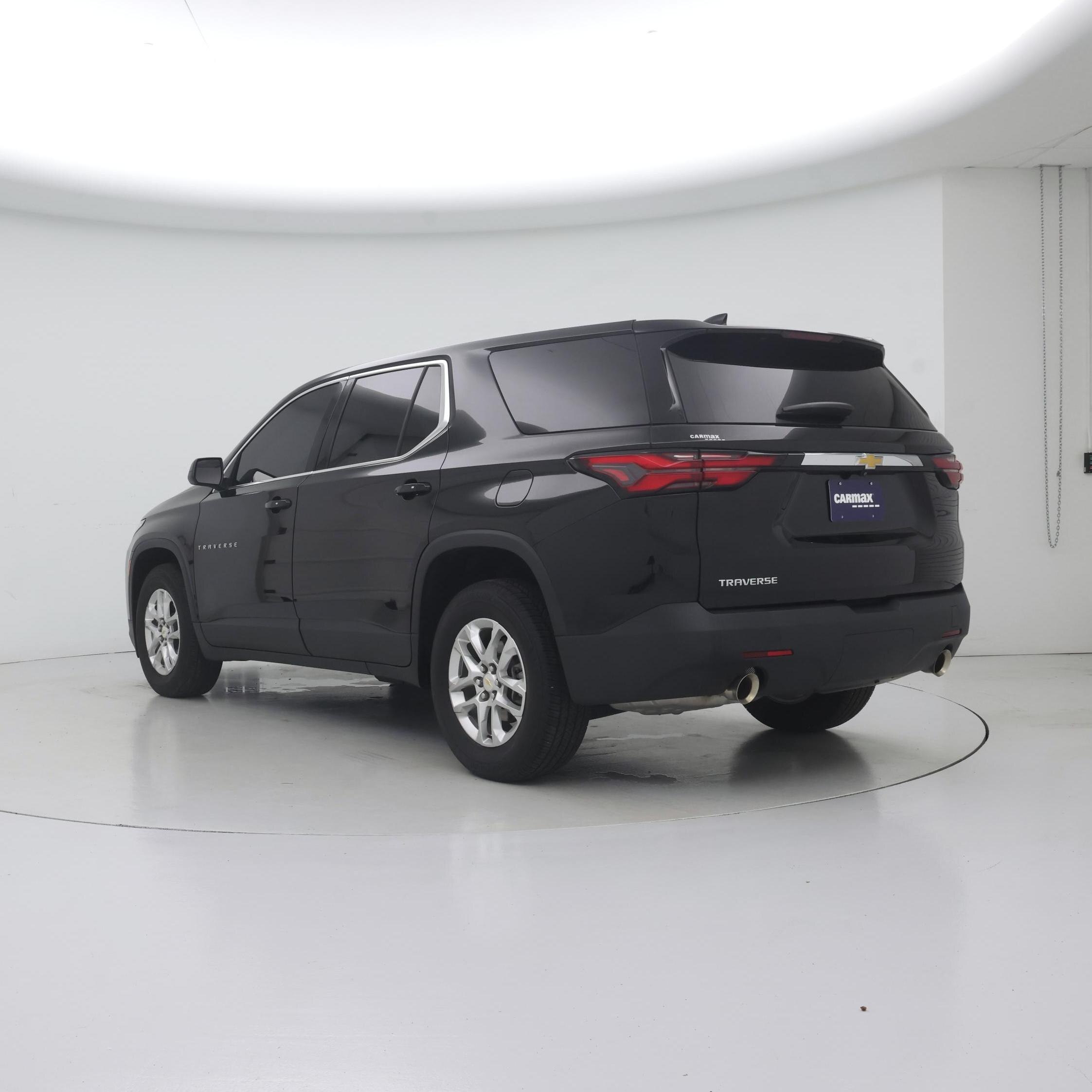 Thumbnail: 2023 Chevrolet Traverse - 2