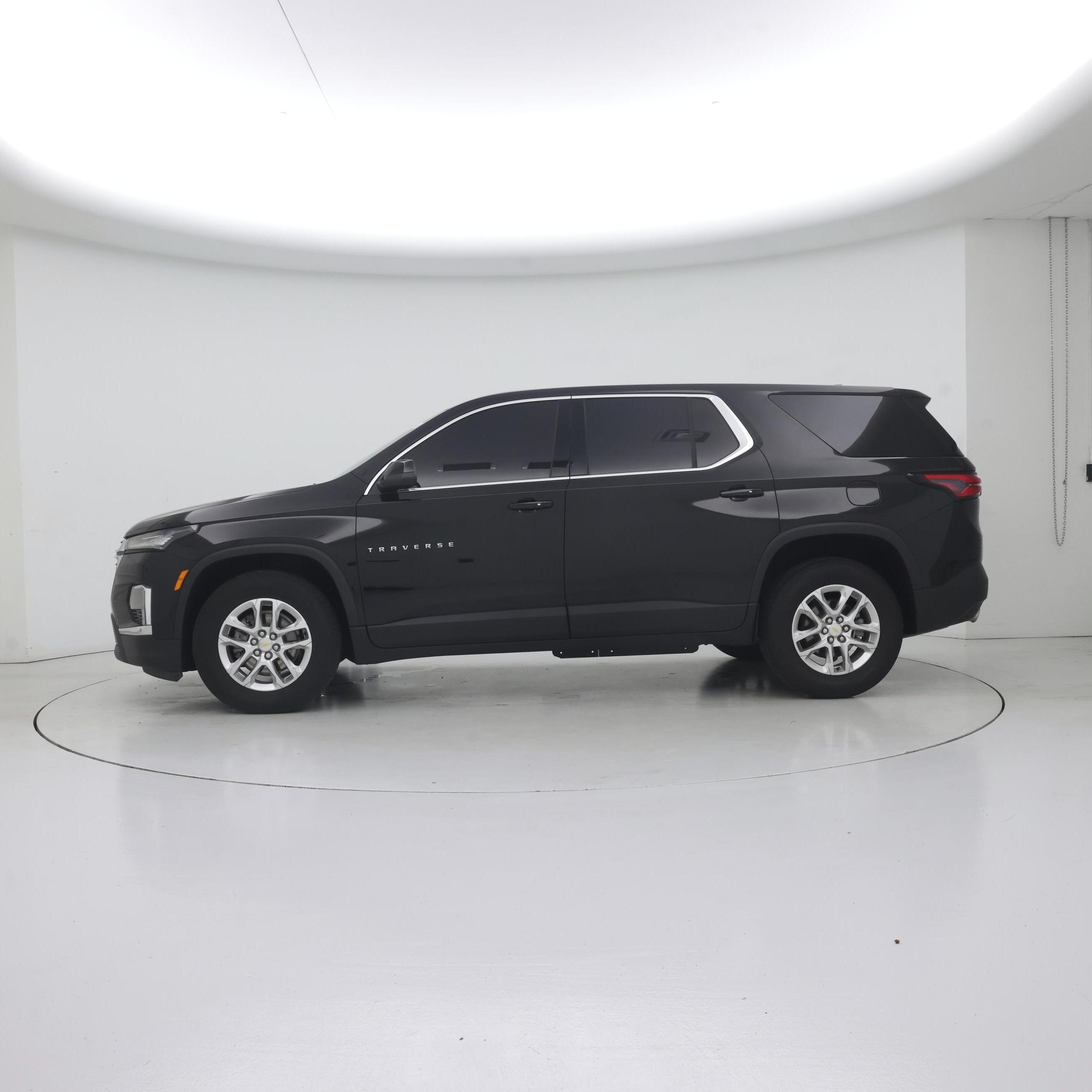 Thumbnail: 2023 Chevrolet Traverse - 3