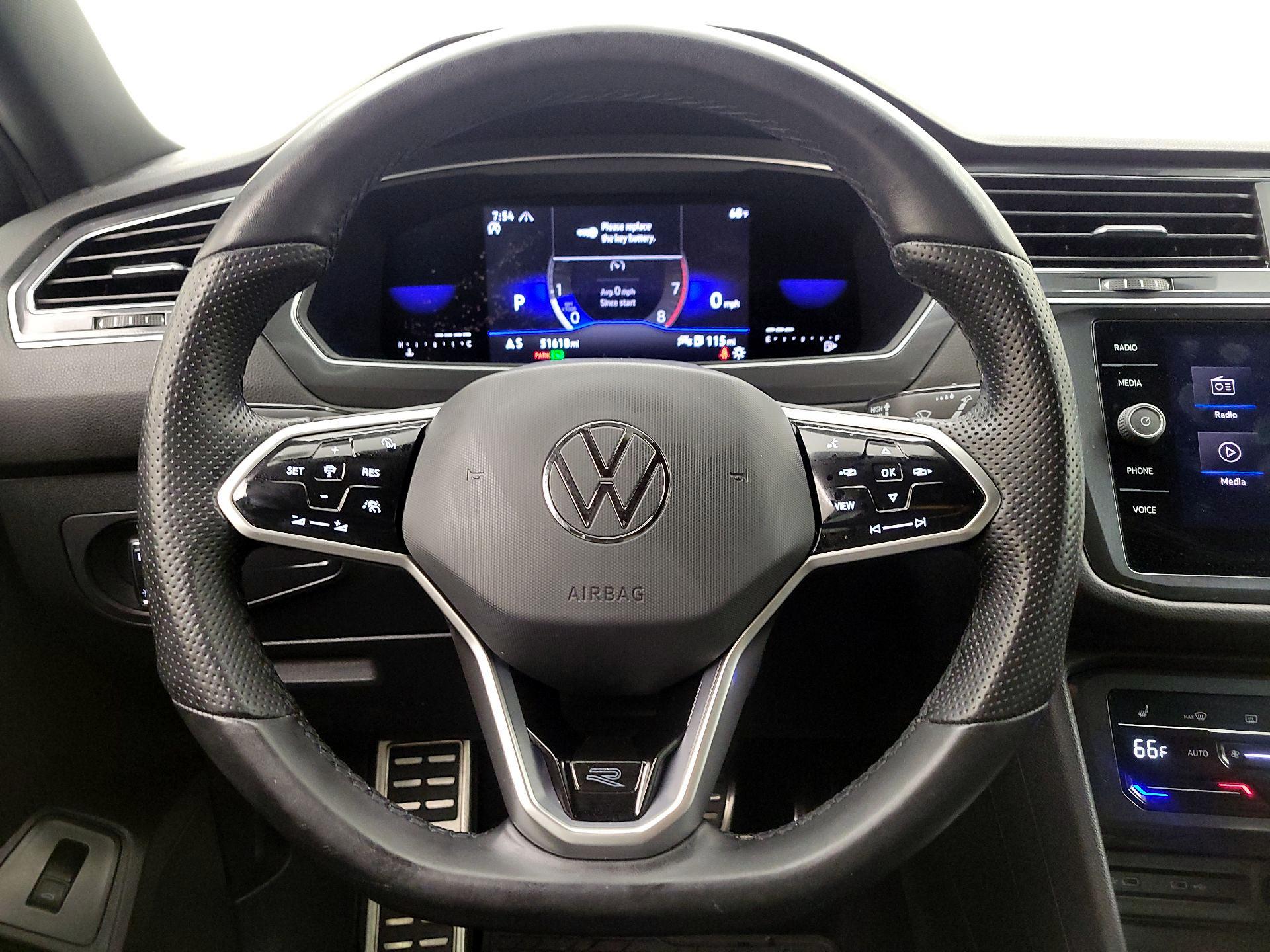 Thumbnail: 2022 Volkswagen Tiguan - 10