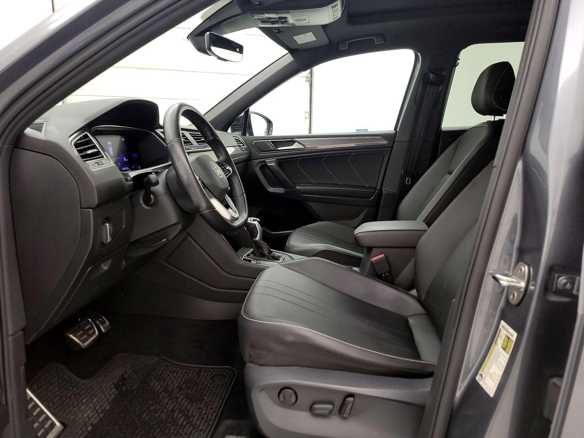 Thumbnail: 2022 Volkswagen Tiguan - 11