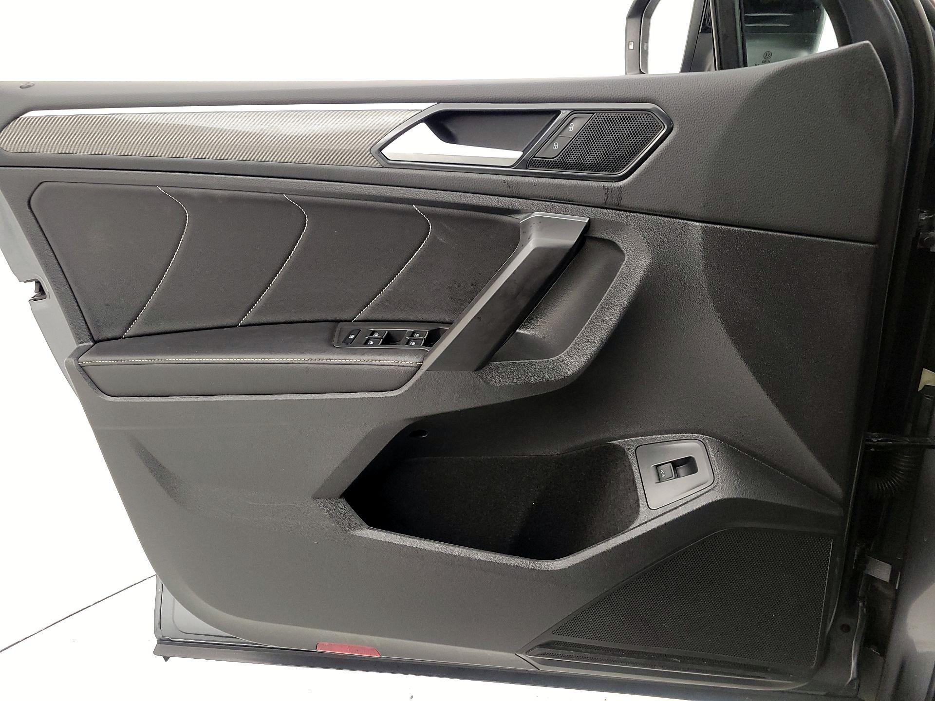 Thumbnail: 2022 Volkswagen Tiguan - 12