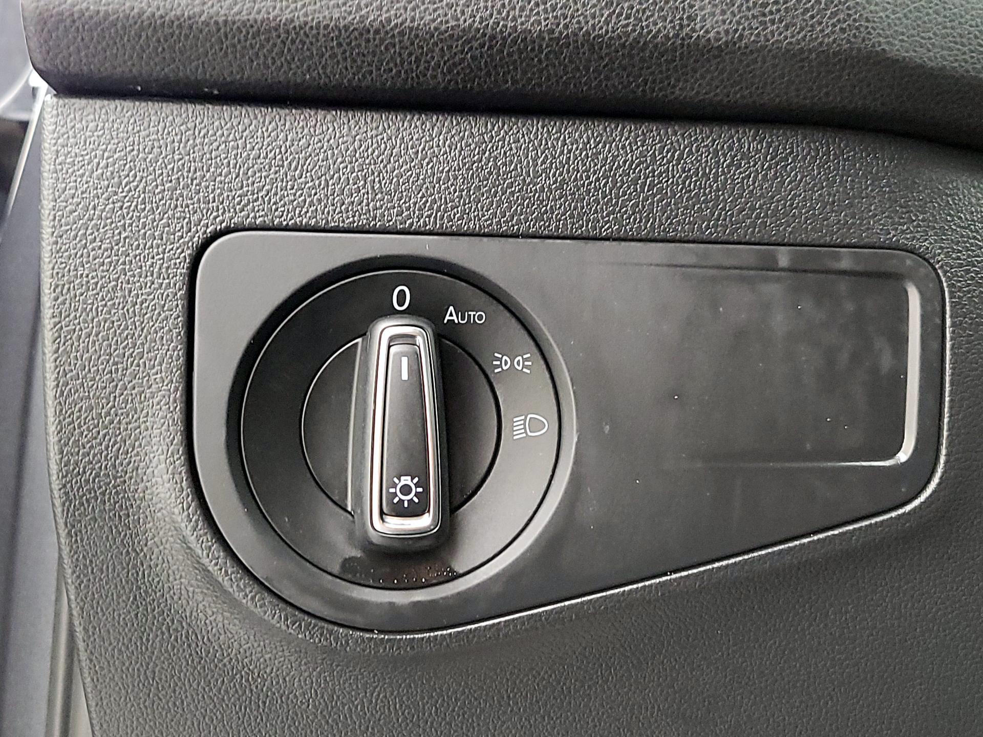 Thumbnail: 2022 Volkswagen Tiguan - 13