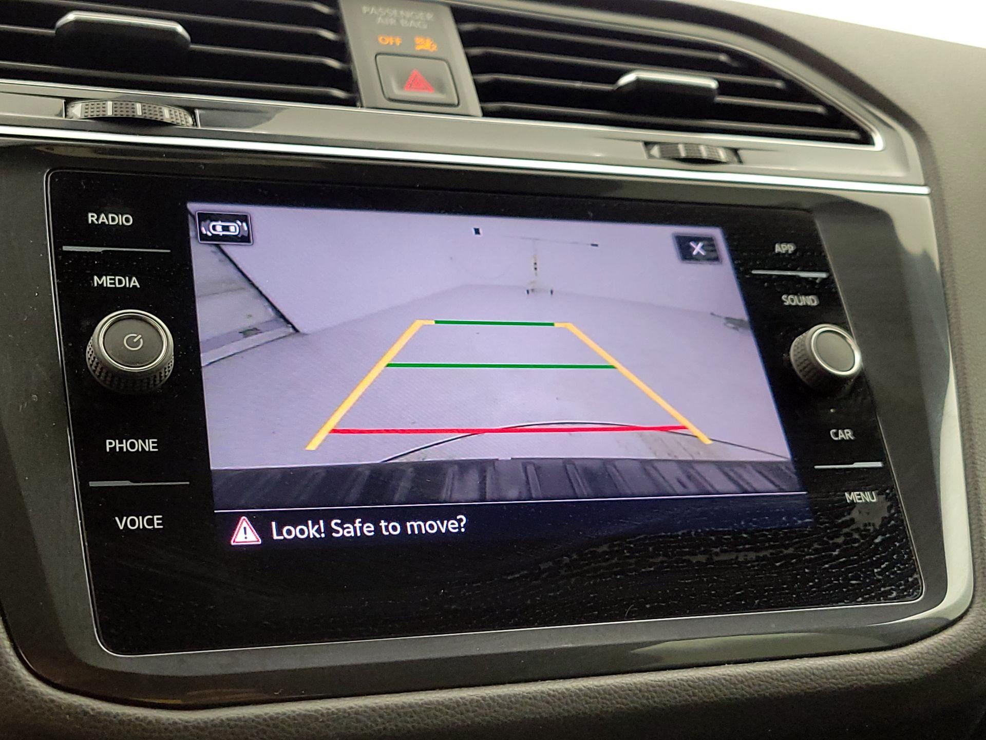 Thumbnail: 2022 Volkswagen Tiguan - 14