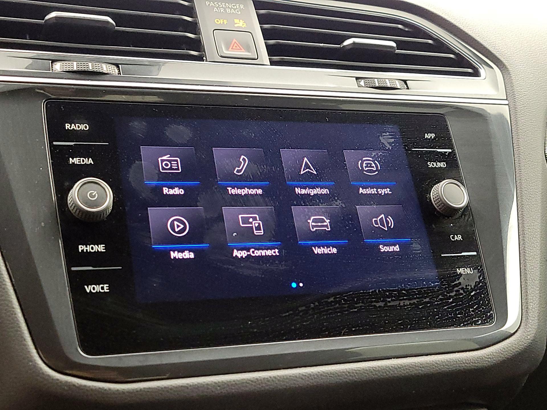 Thumbnail: 2022 Volkswagen Tiguan - 15