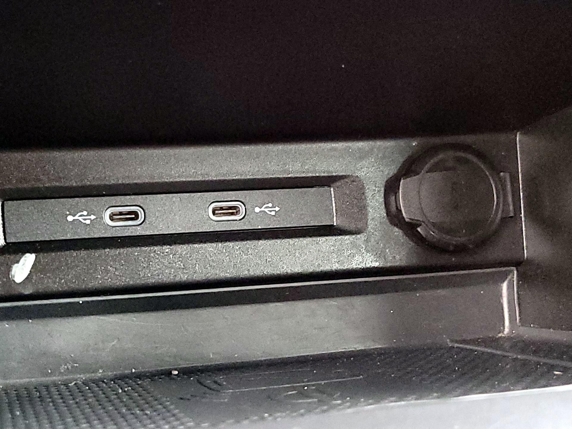 Thumbnail: 2022 Volkswagen Tiguan - 18