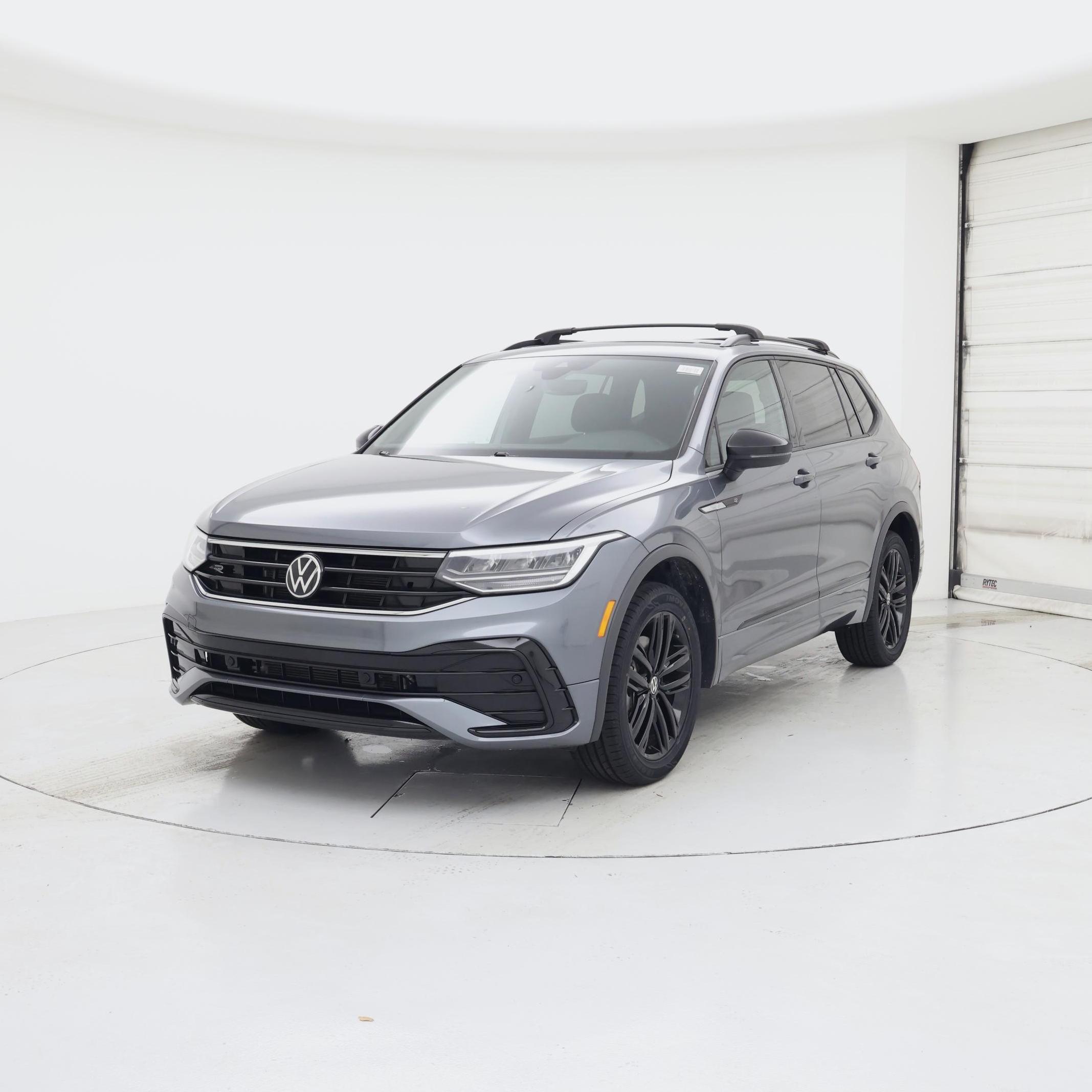 Thumbnail: 2022 Volkswagen Tiguan - 4