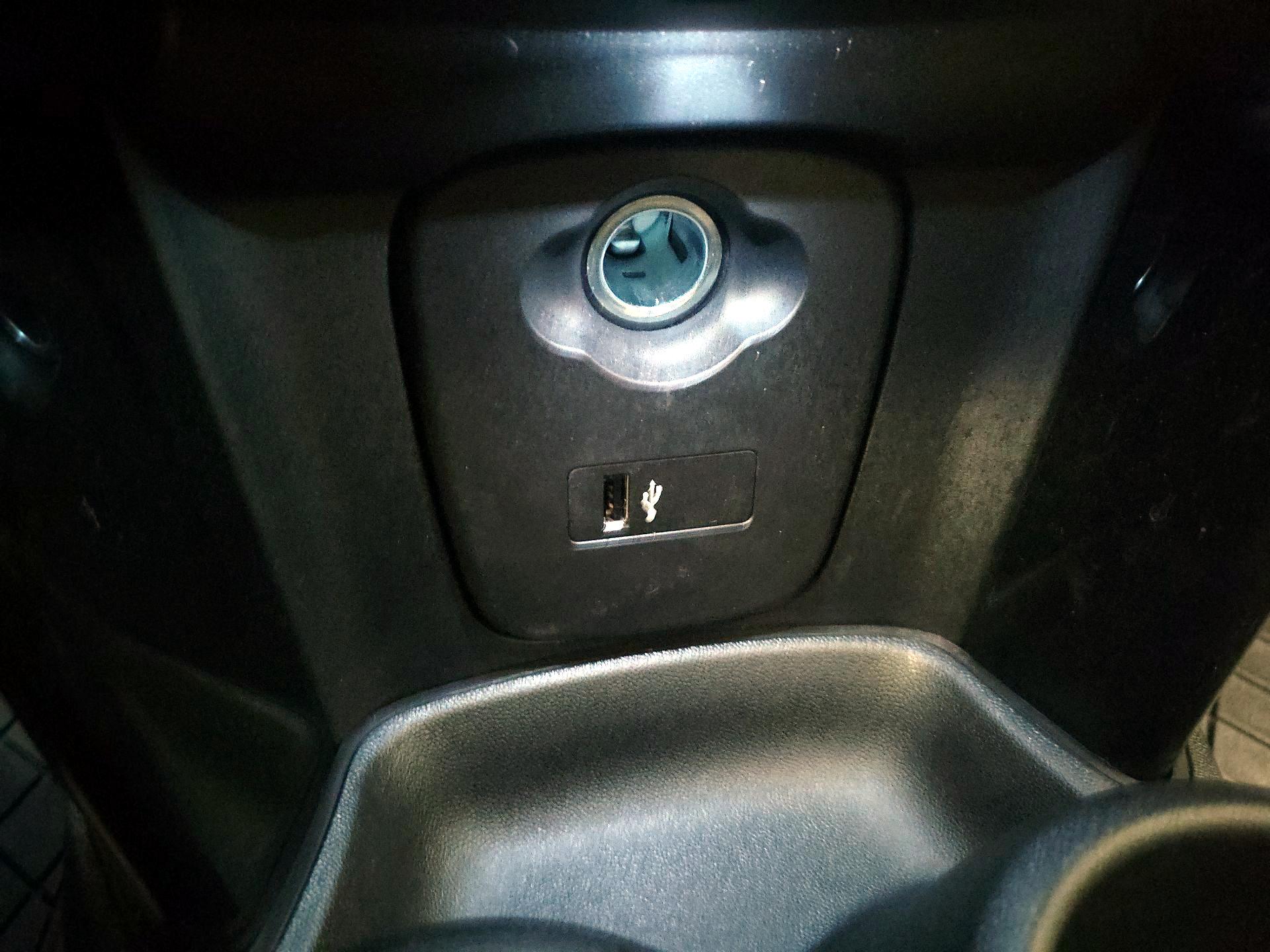 Thumbnail: 2022 Volkswagen Tiguan - 19