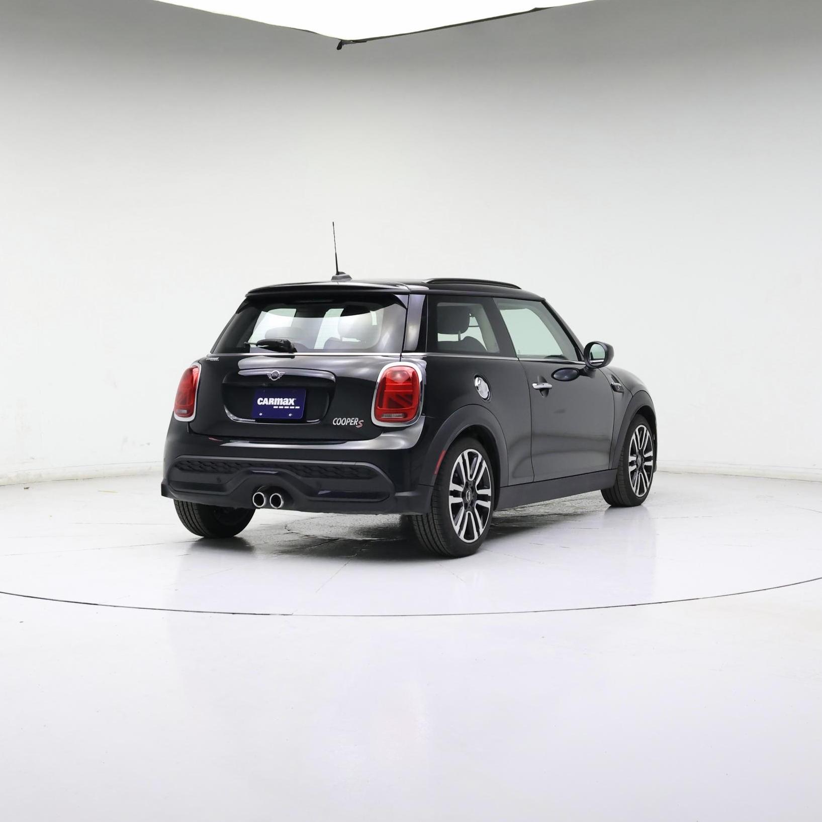 Thumbnail: 2022 Volkswagen Tiguan - 8