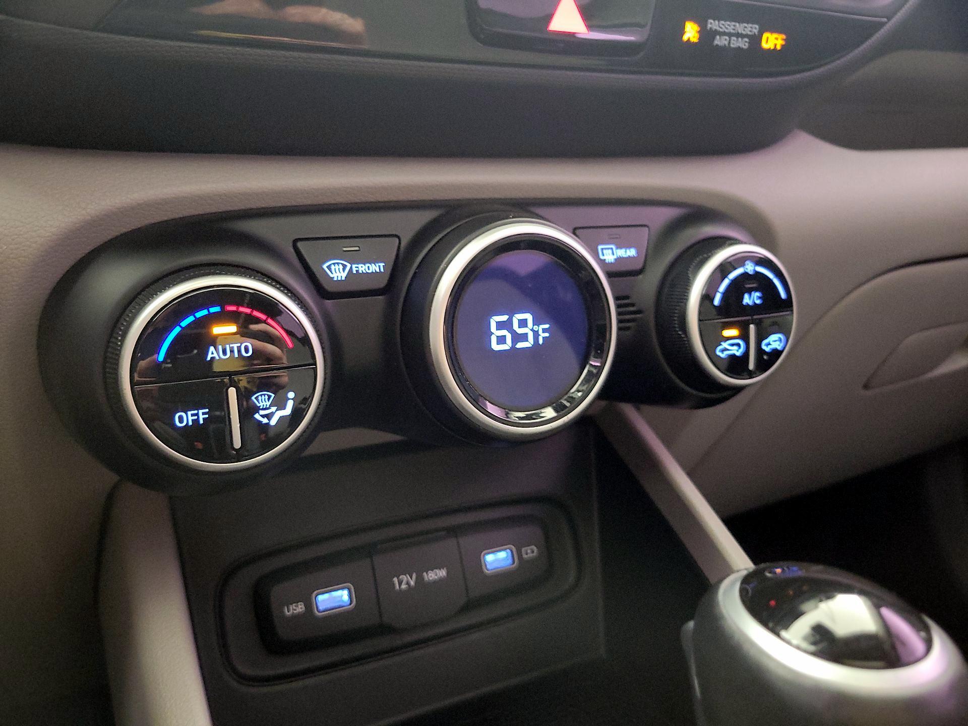 Thumbnail: 2022 Hyundai Venue - 14