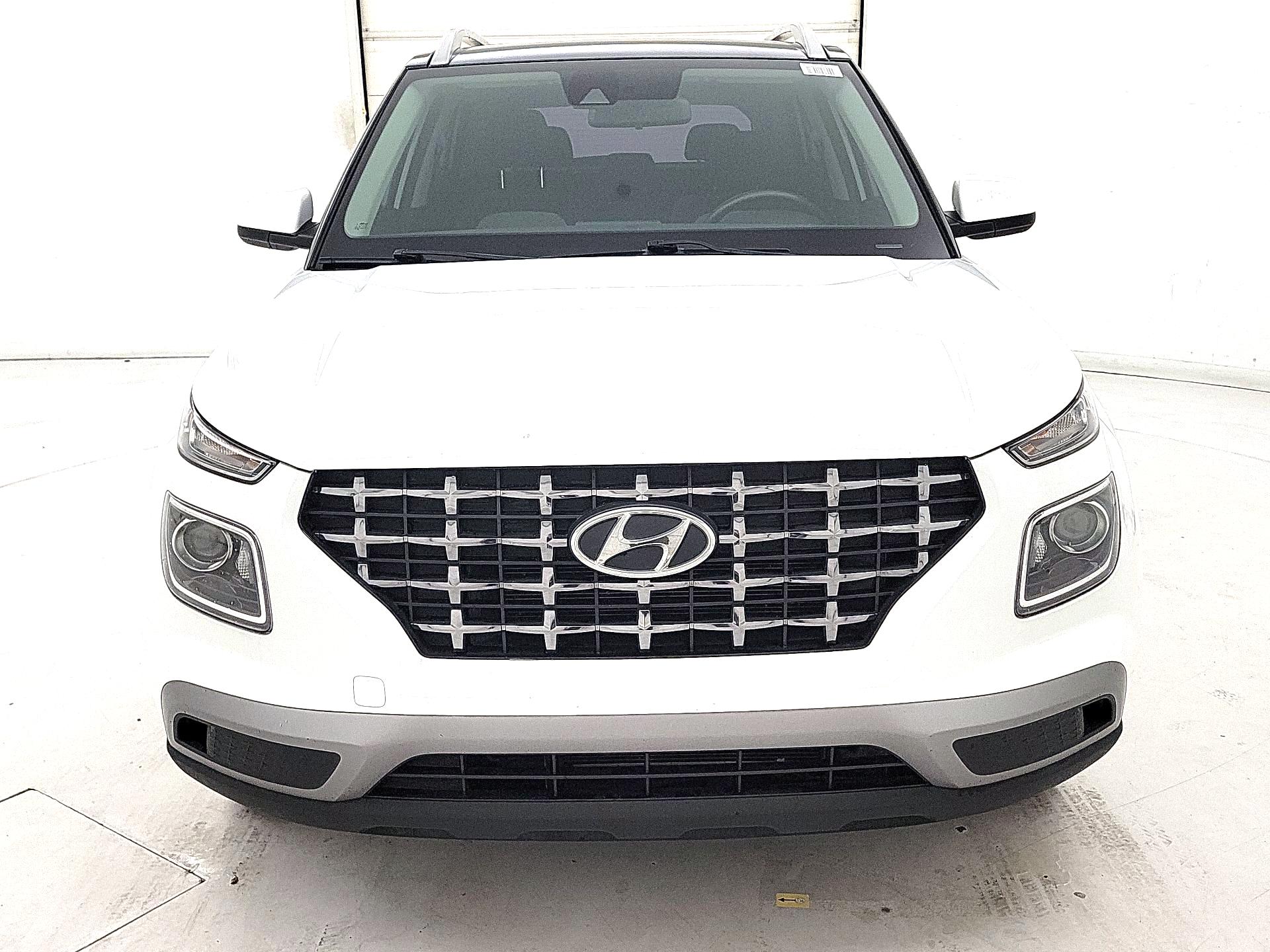 Thumbnail: 2022 Hyundai Venue - 2