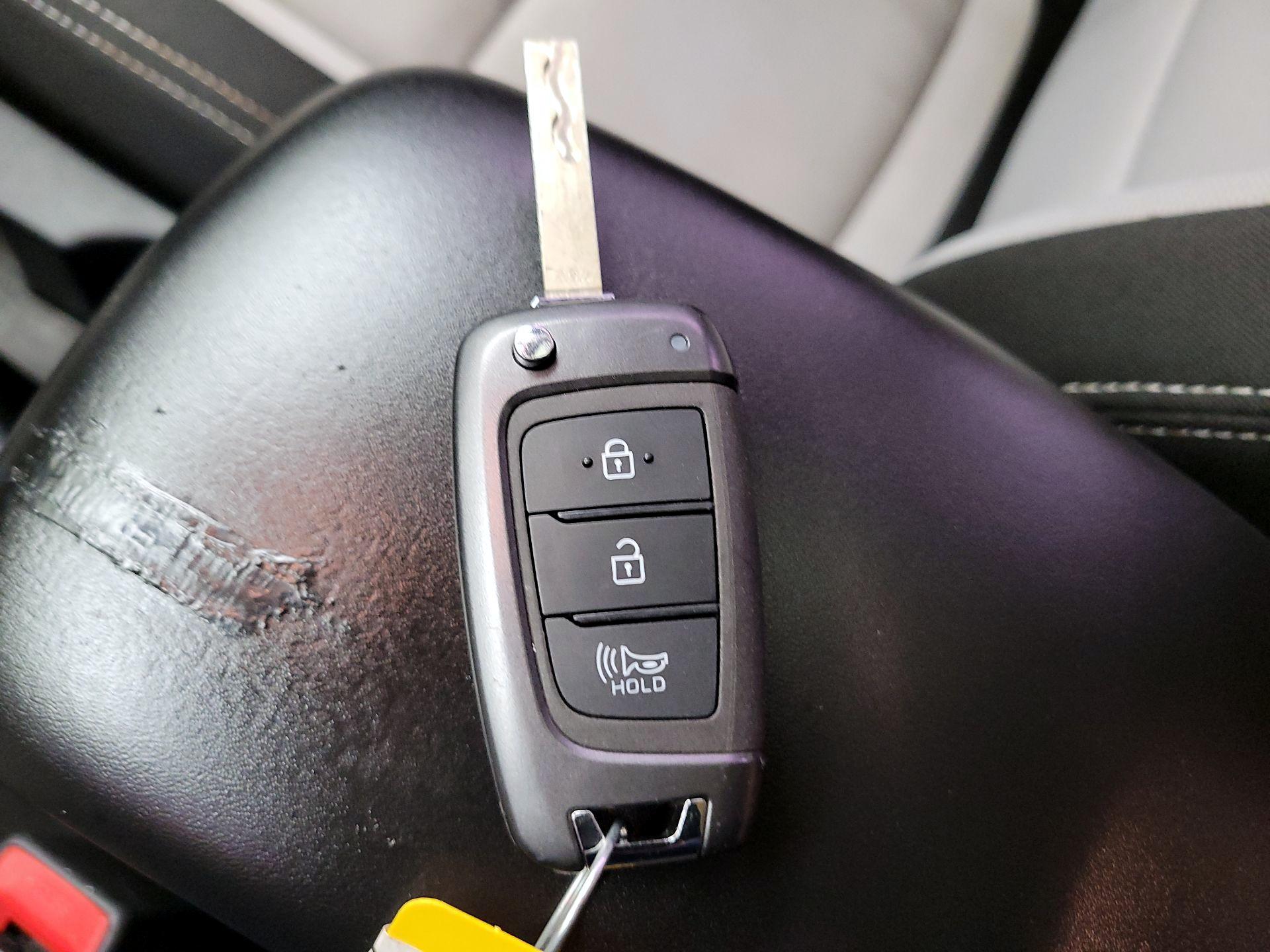 Thumbnail: 2022 Hyundai Venue - 20