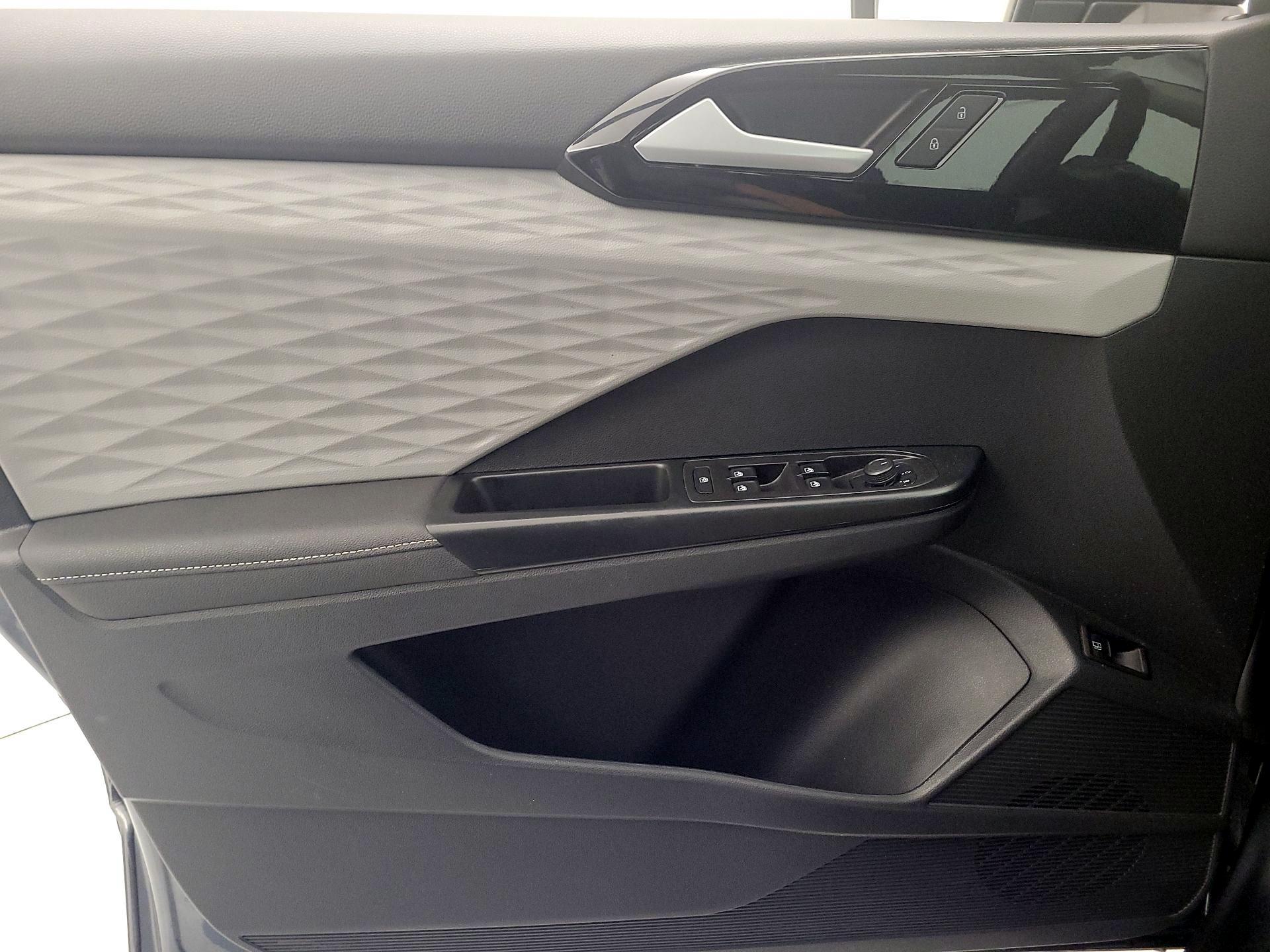 Thumbnail: 2024 Volkswagen Taos - 12