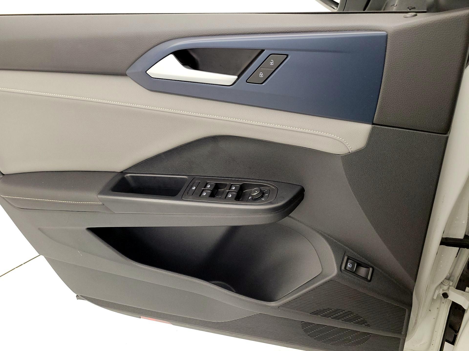 Thumbnail: 2024 Volkswagen Taos - 12