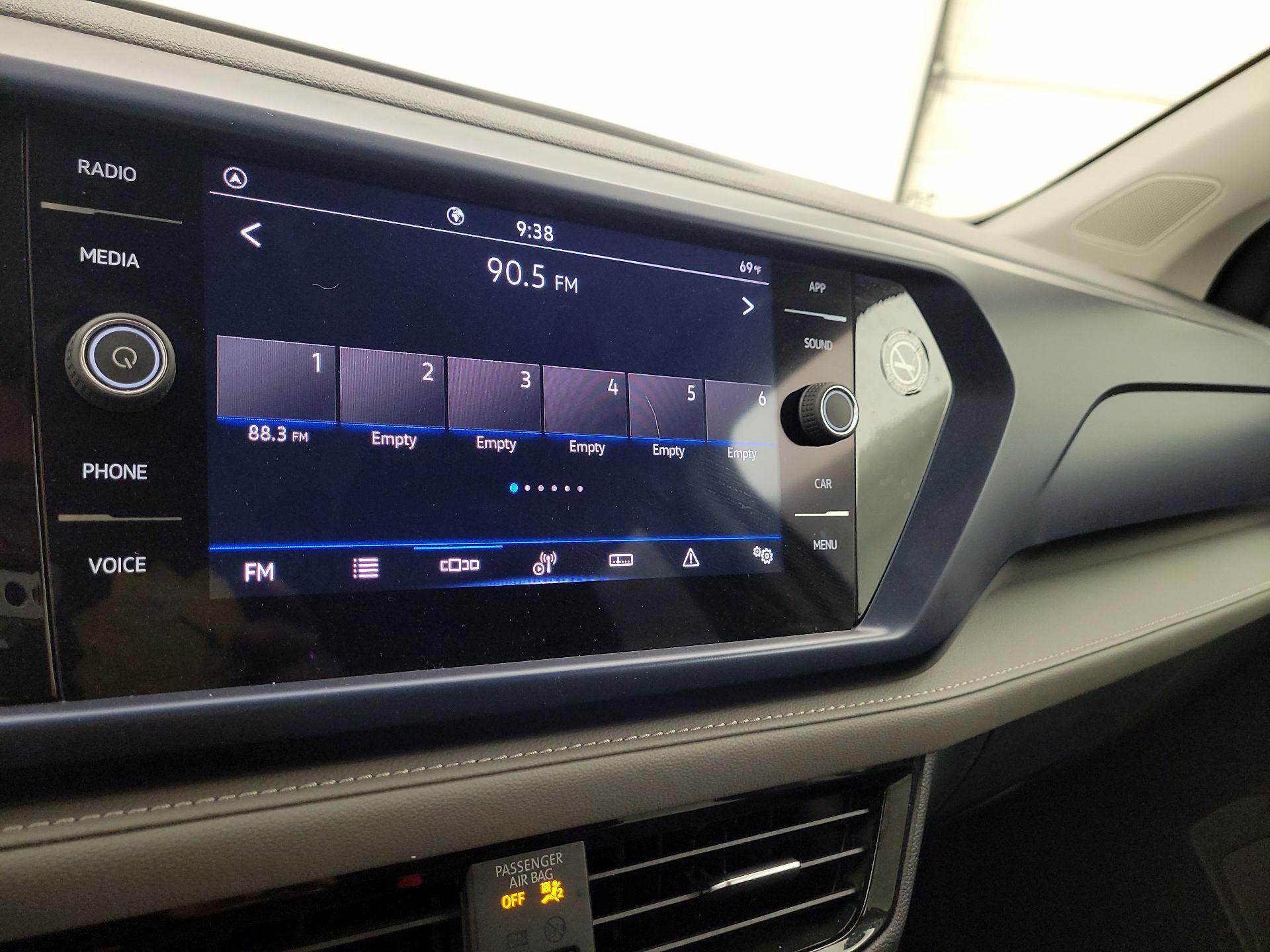 Thumbnail: 2024 Volkswagen Taos - 15