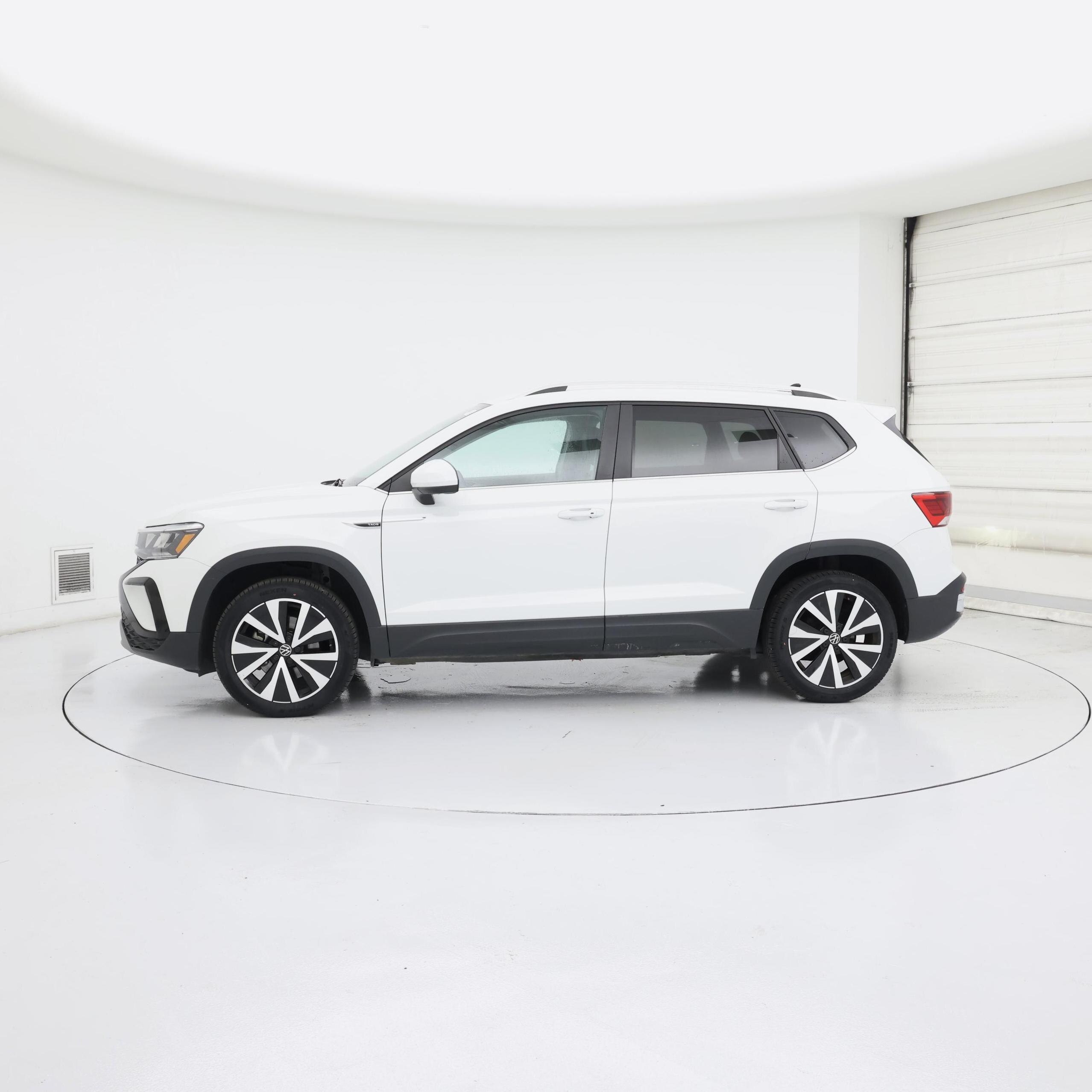 Thumbnail: 2024 Volkswagen Taos - 3