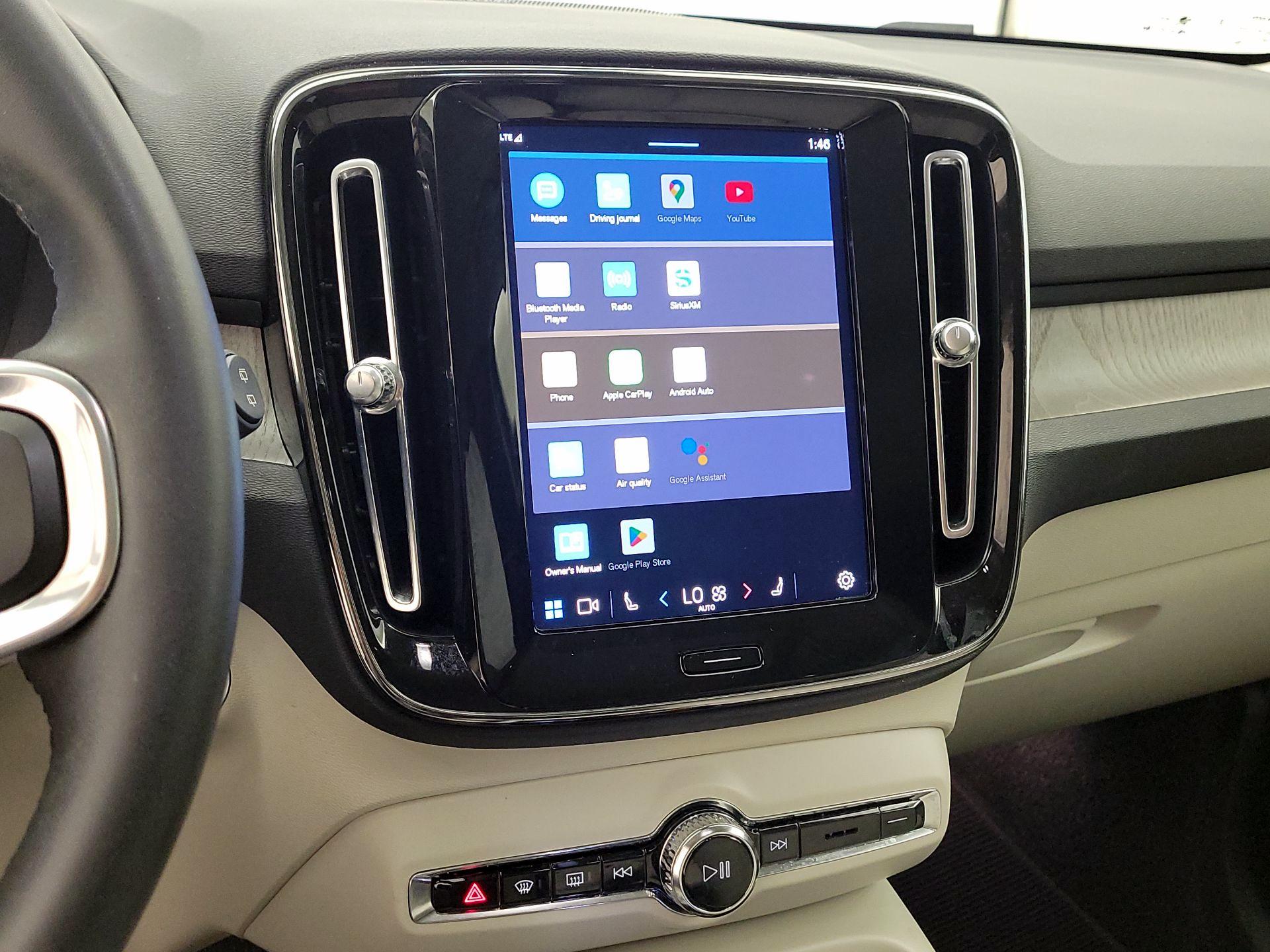 Thumbnail: 2023 Volvo XC40 - 15