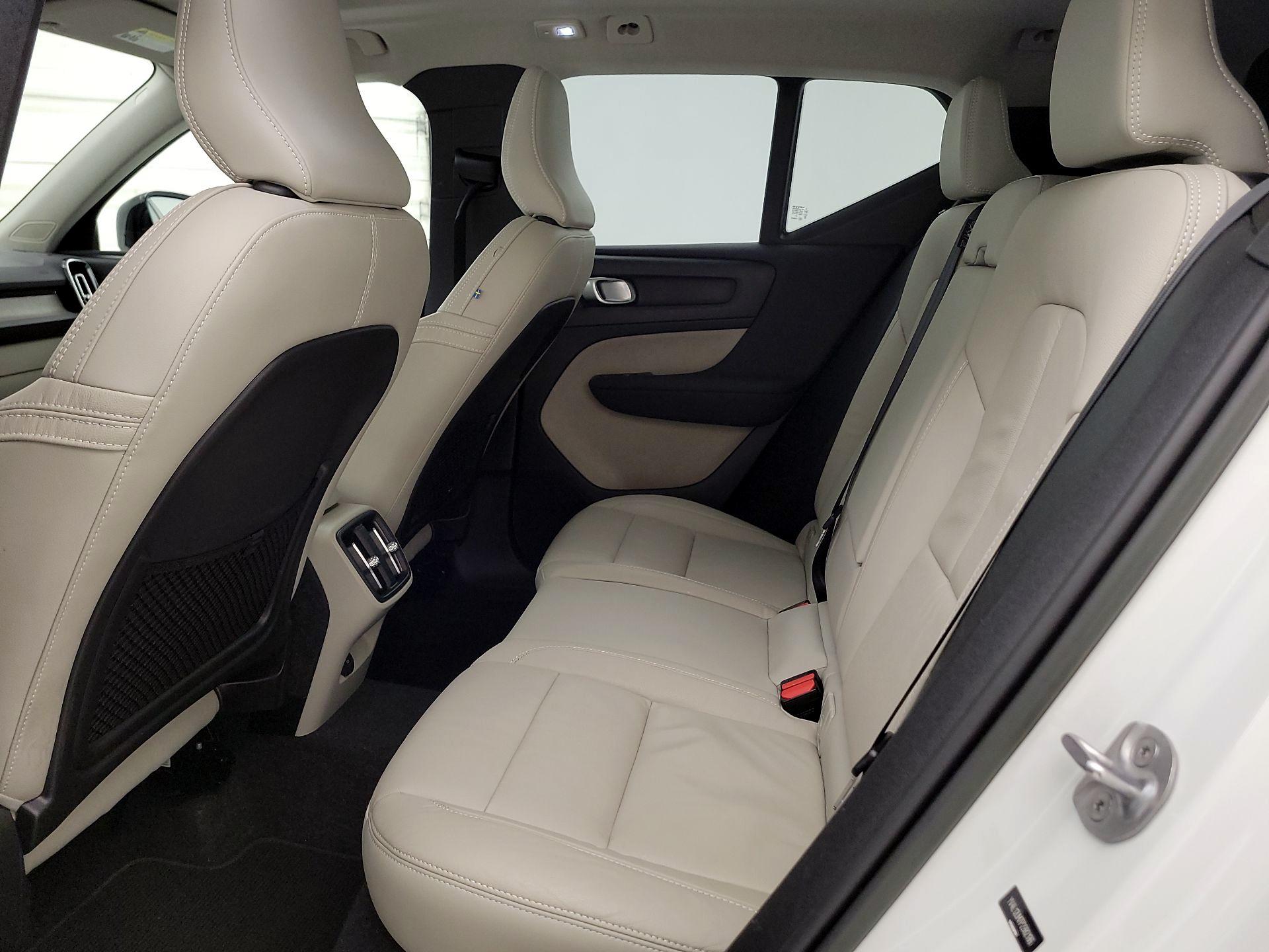 Thumbnail: 2023 Volvo XC40 - 19