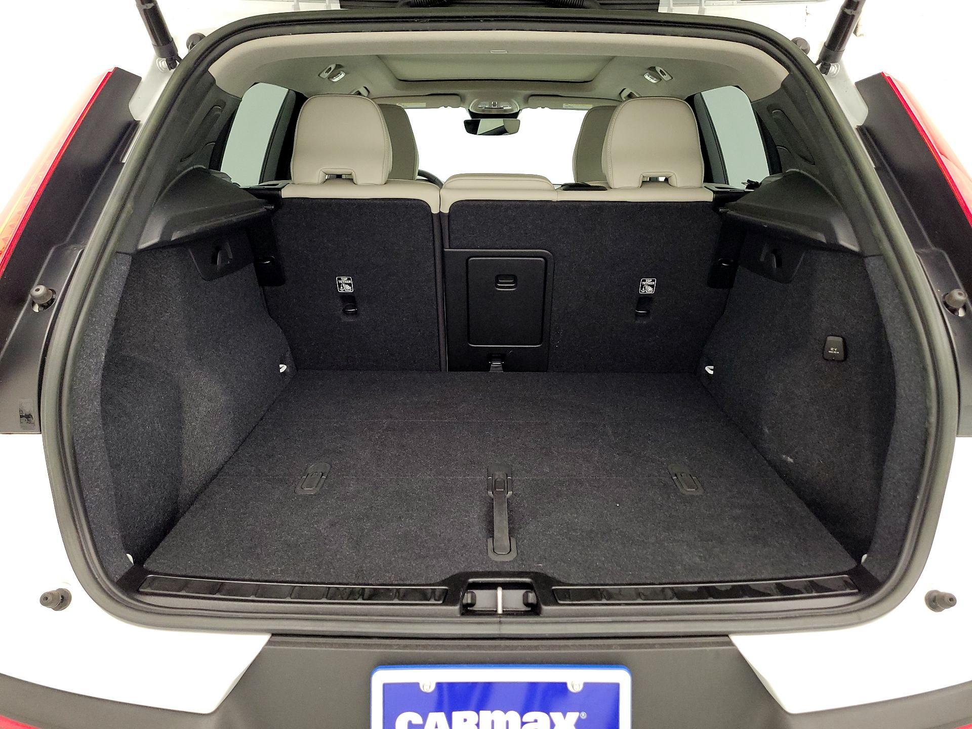 Thumbnail: 2023 Volvo XC40 - 20