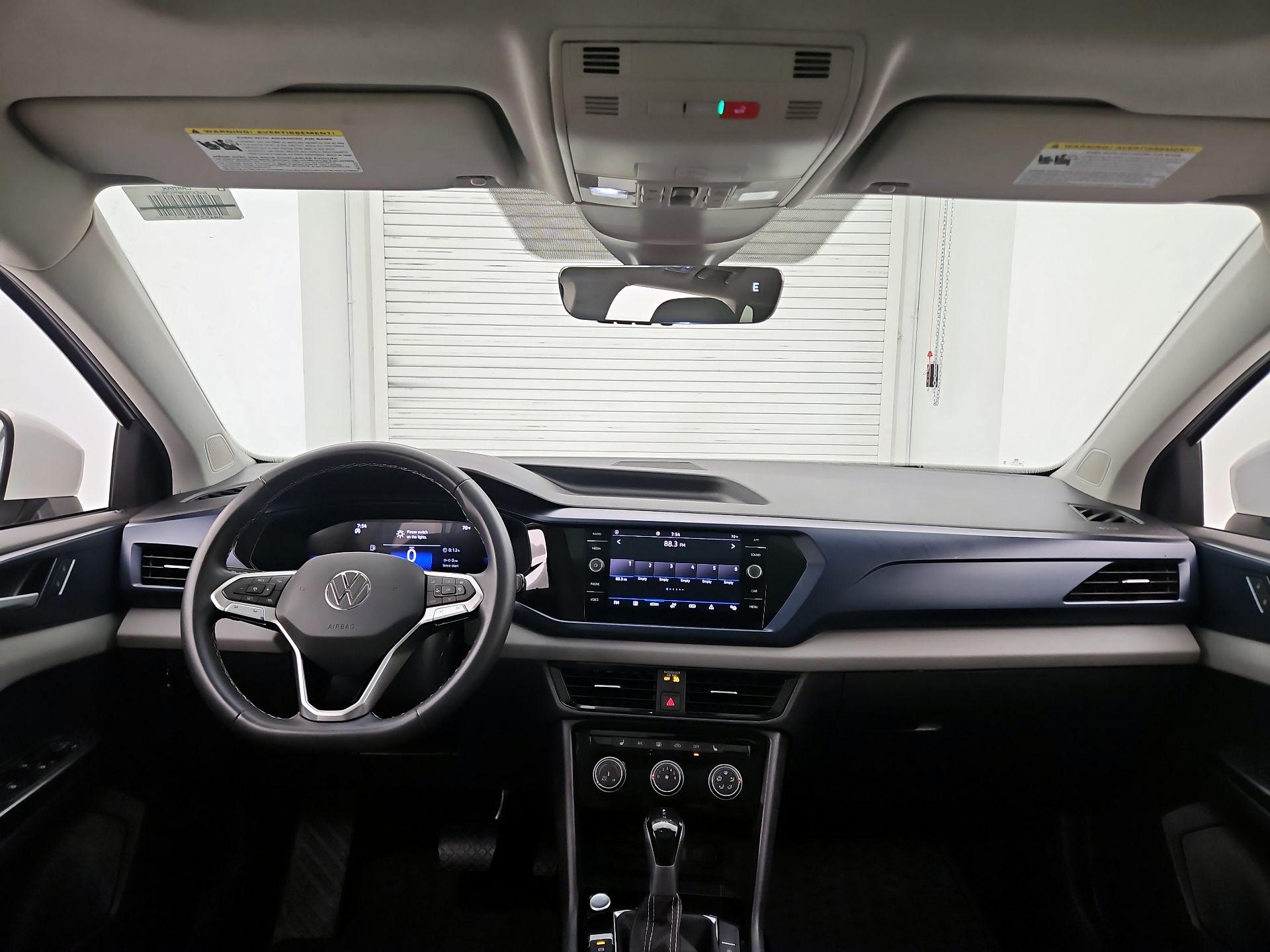 Thumbnail: 2023 Volkswagen Taos - 9