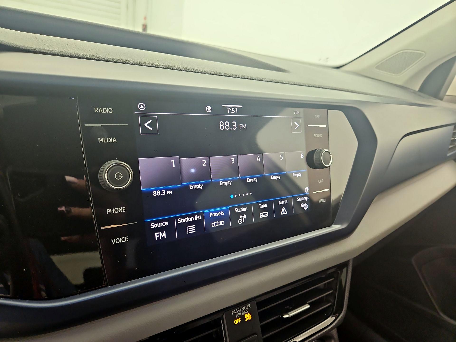 Thumbnail: 2023 Volkswagen Taos - 15