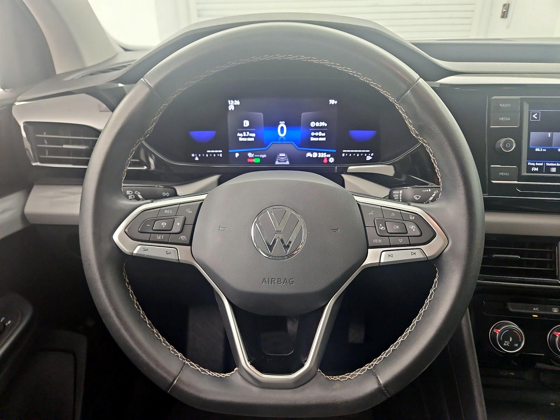 Thumbnail: 2023 Volkswagen Taos - 10