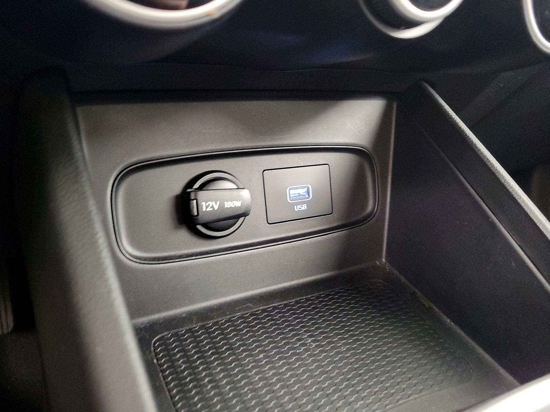 Thumbnail: 2021 Hyundai Venue - 16