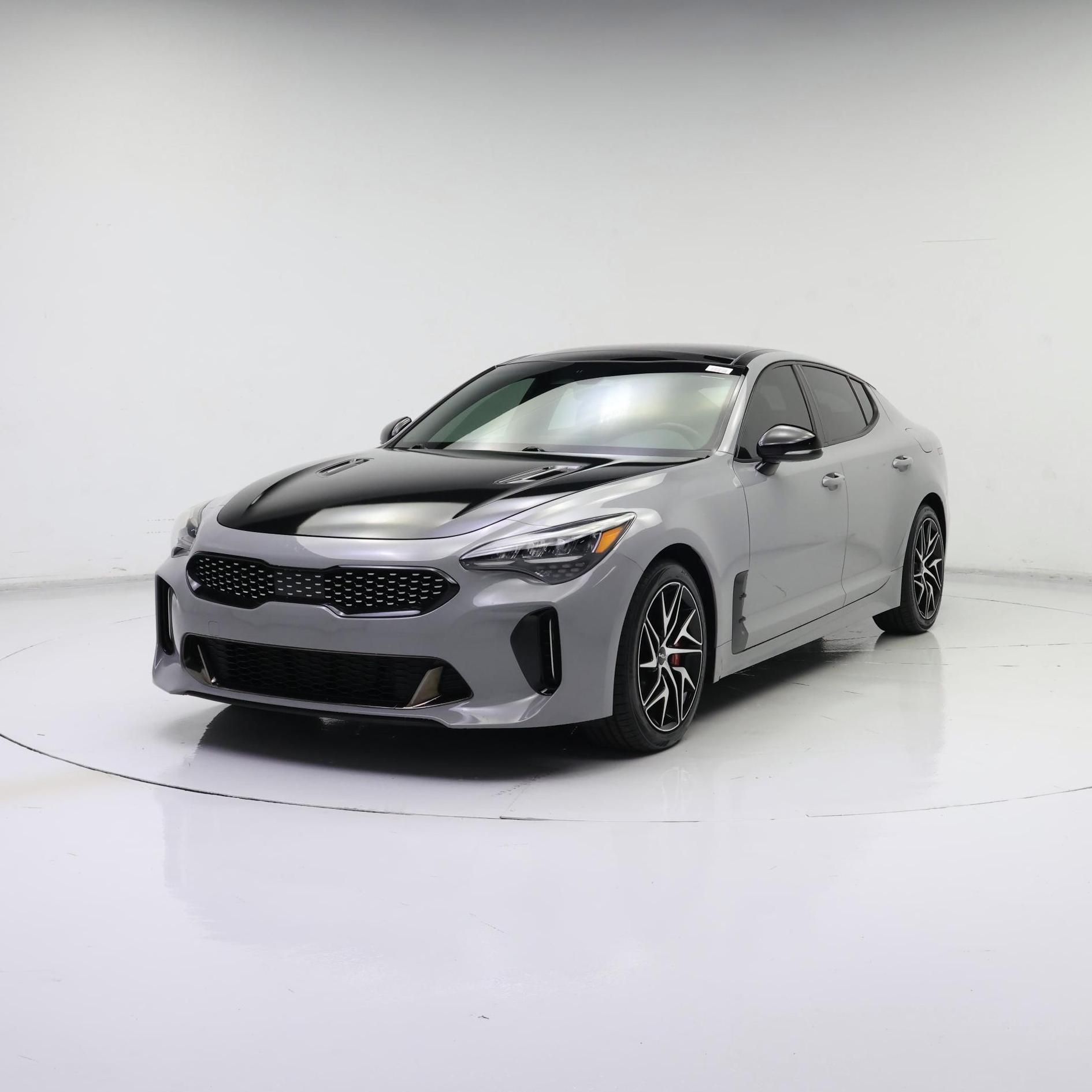 Thumbnail: 2023 Kia Stinger - 4