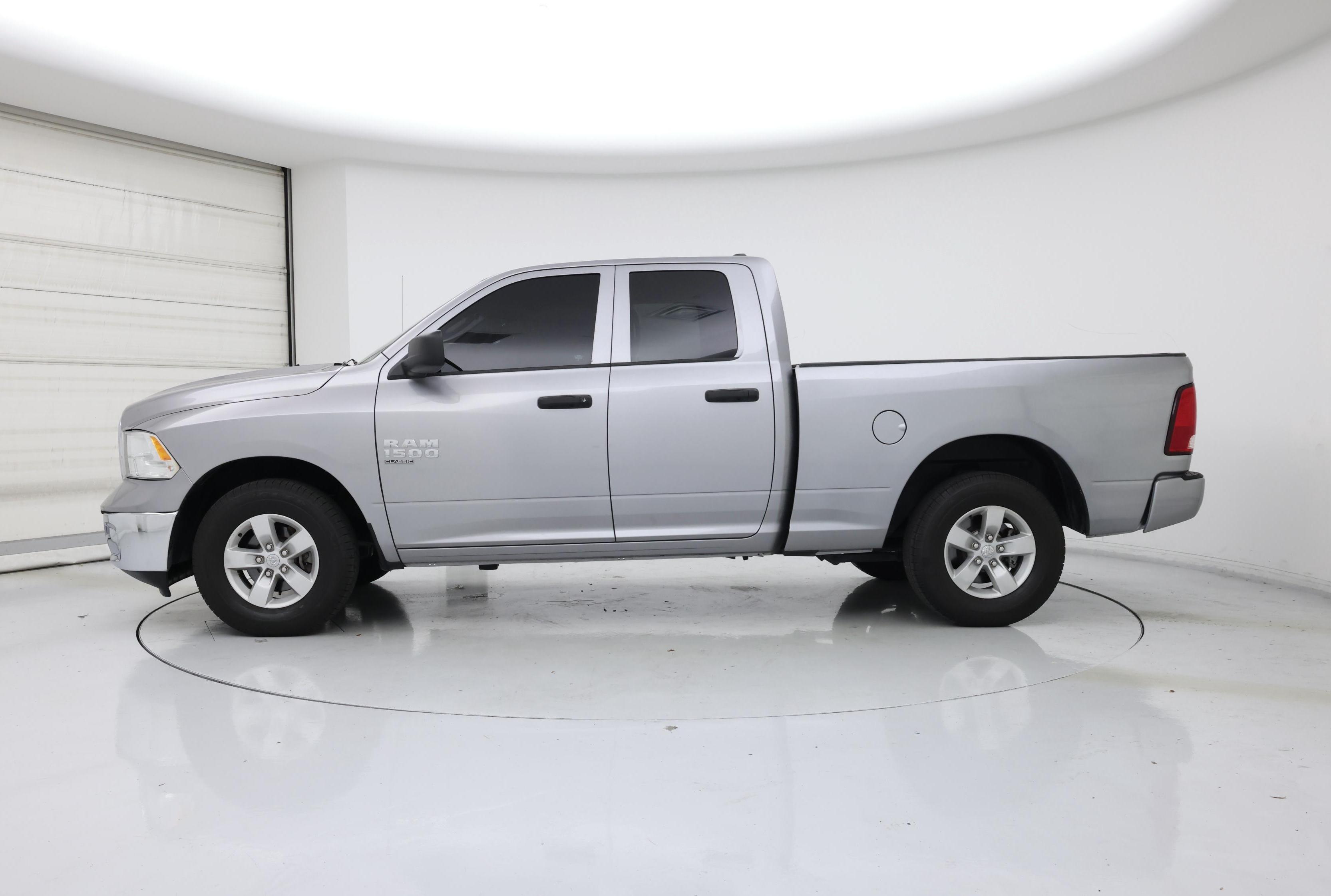 Thumbnail: 2024 RAM 1500 Classic - 3