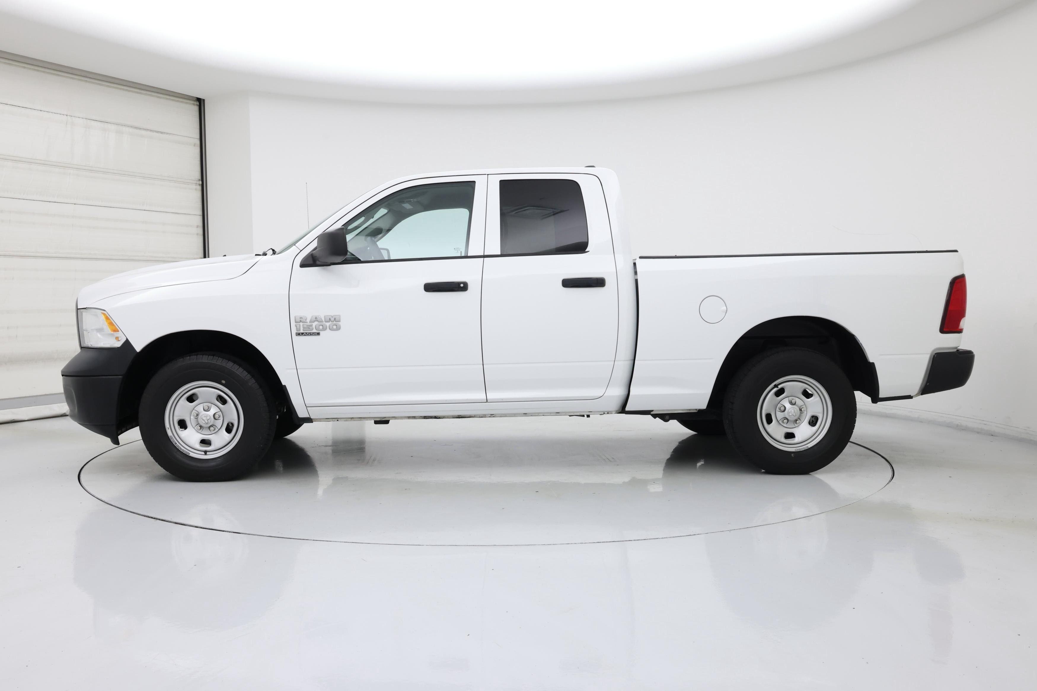 Thumbnail: 2022 RAM 1500 Classic - 3