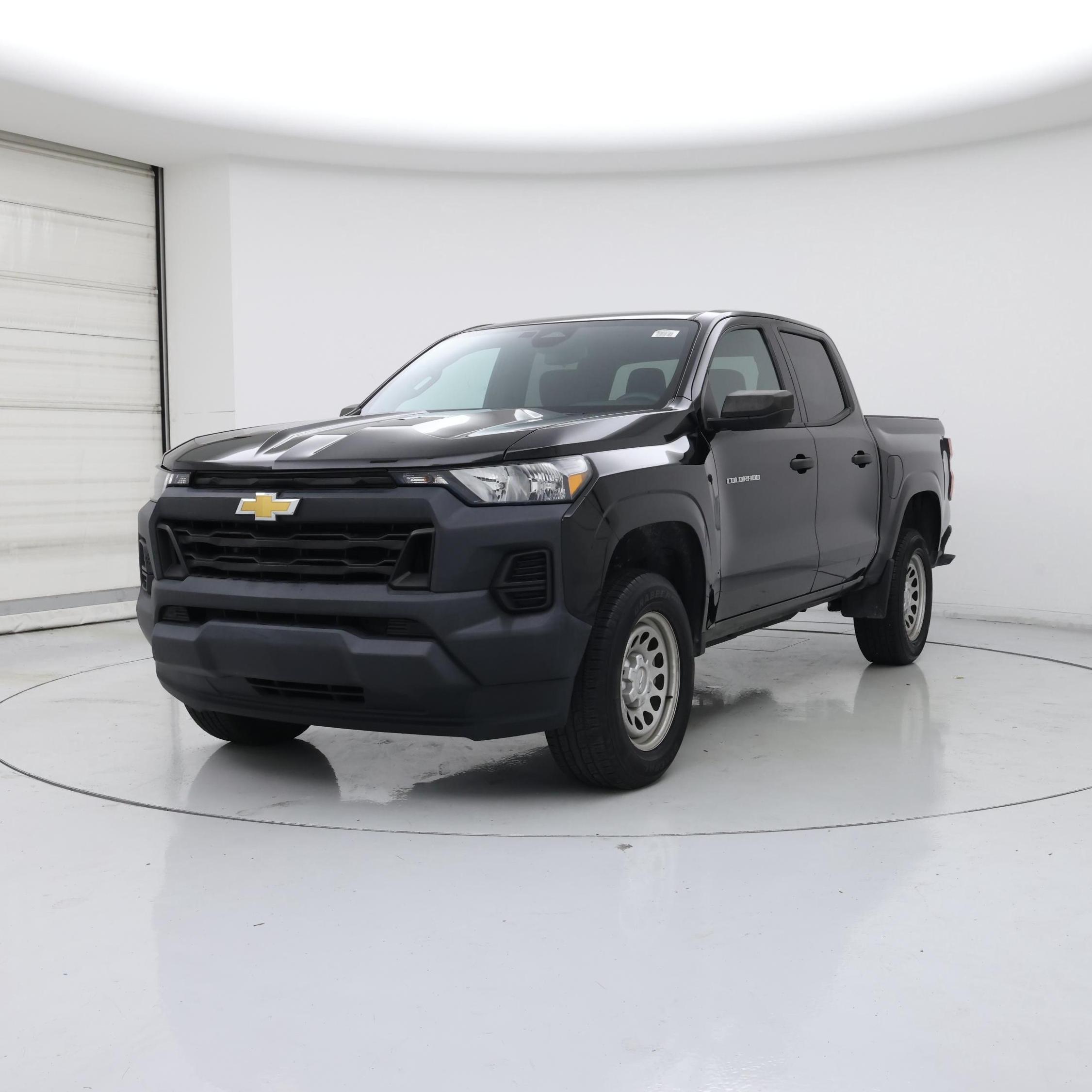 Thumbnail: 2023 Chevrolet Colorado - 4