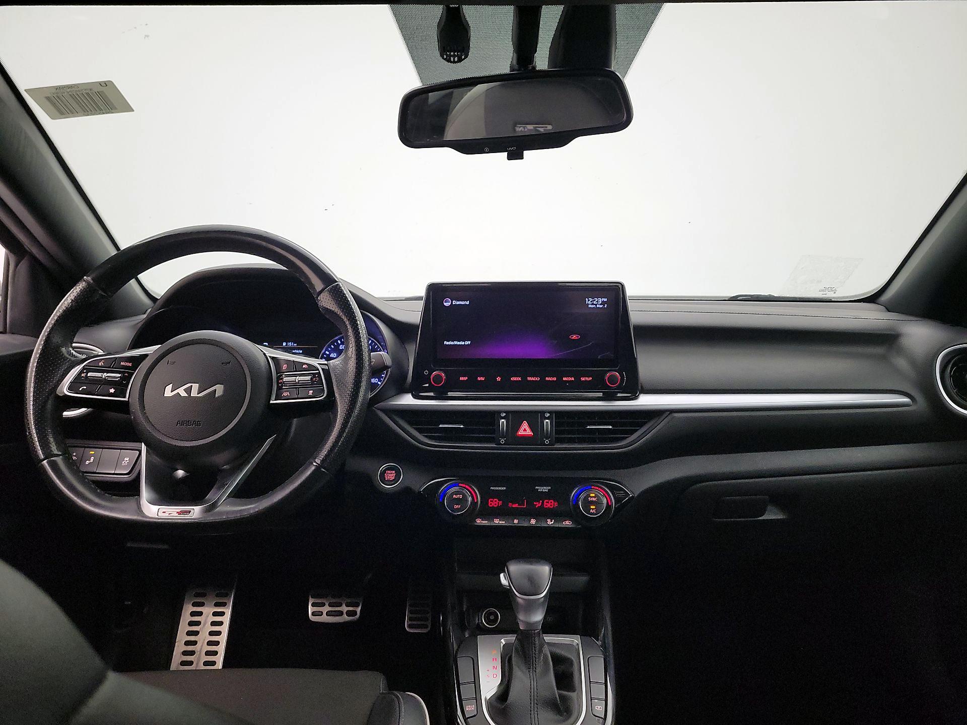 Thumbnail: 2022 Kia Forte - 9