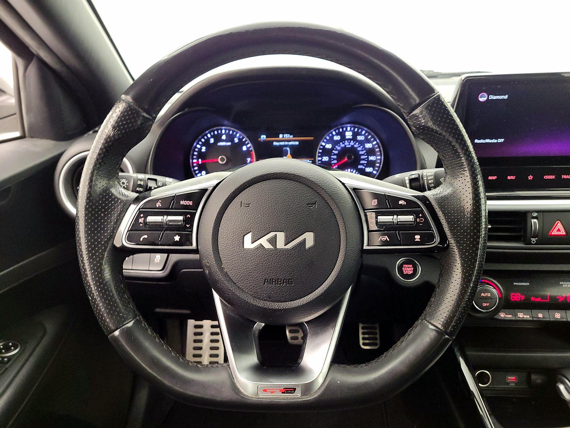 Thumbnail: 2022 Kia Forte - 10