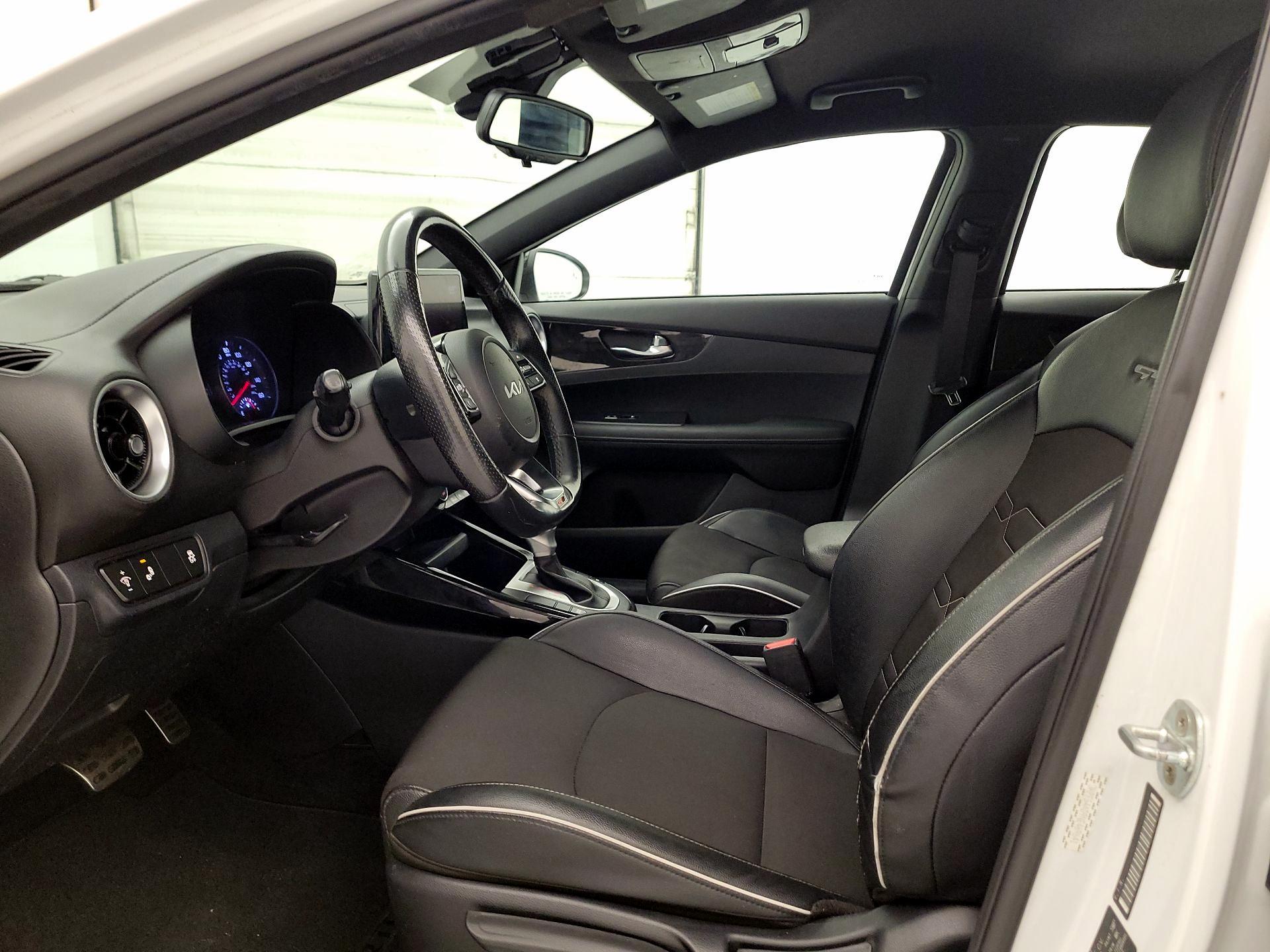 Thumbnail: 2022 Kia Forte - 11