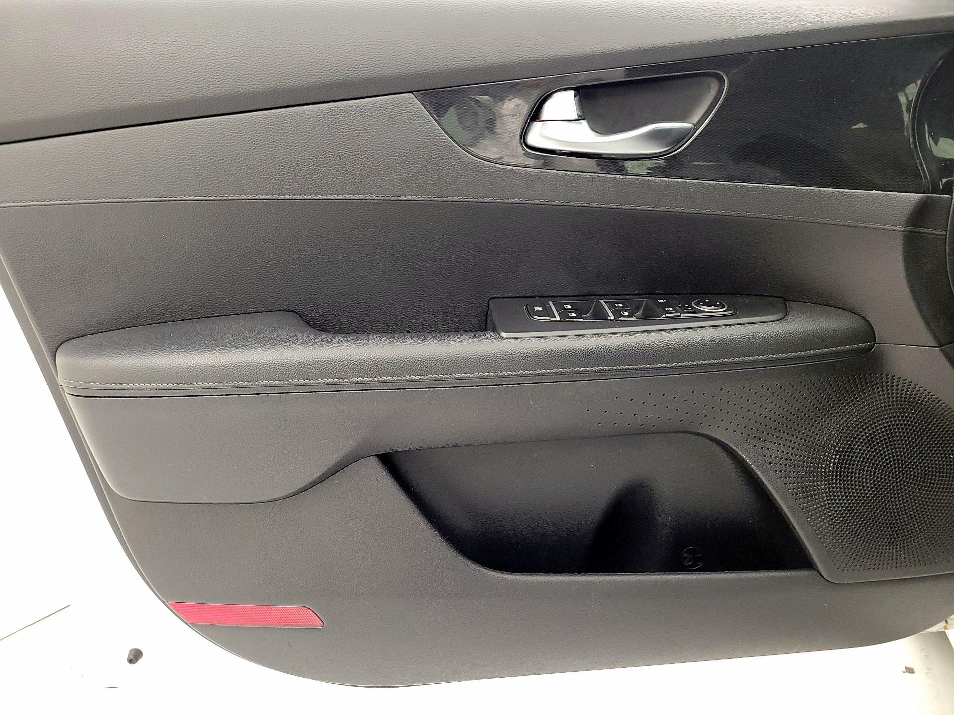 Thumbnail: 2022 Kia Forte - 12