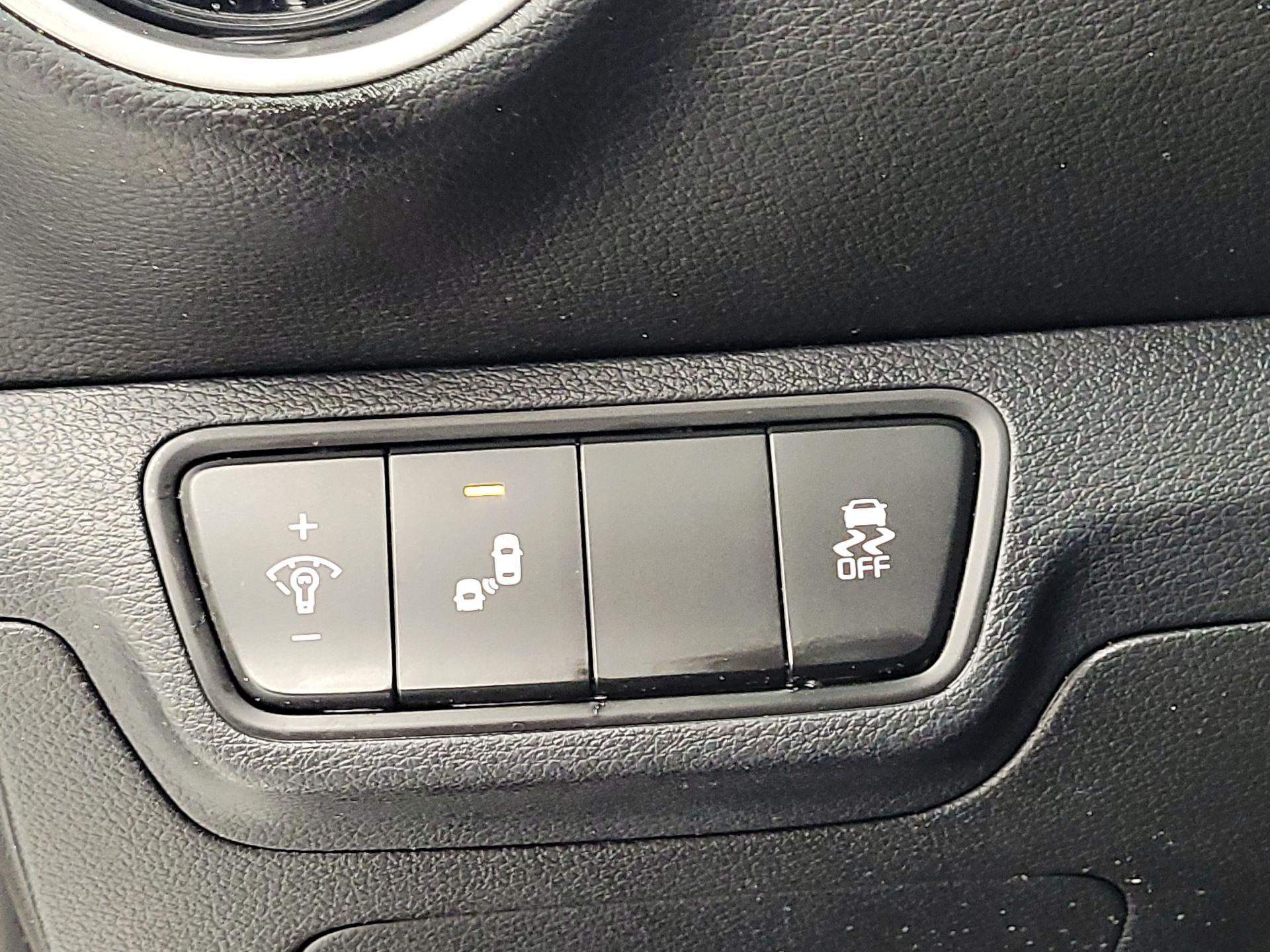 Thumbnail: 2022 Kia Forte - 13