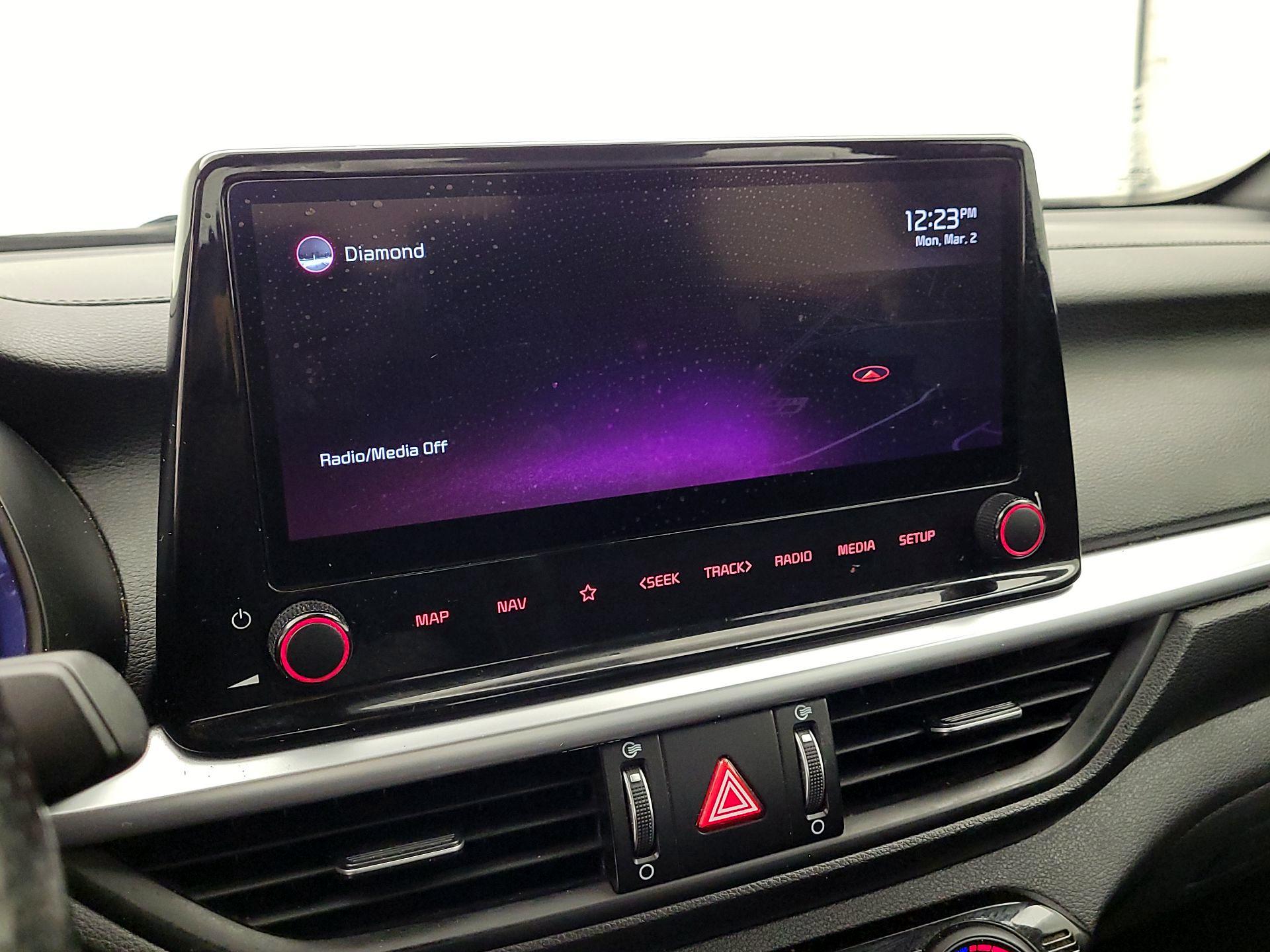 Thumbnail: 2022 Kia Forte - 15