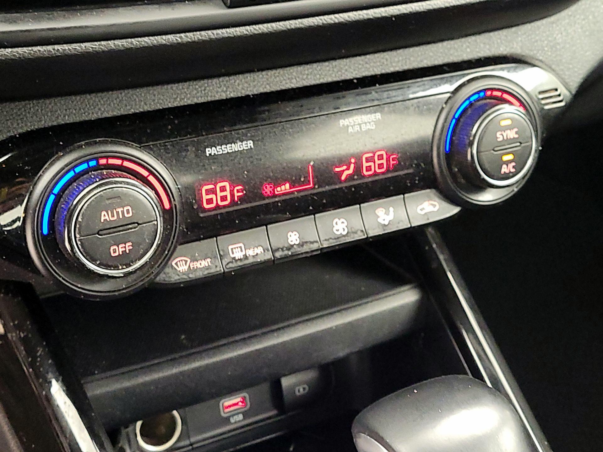 Thumbnail: 2022 Kia Forte - 16