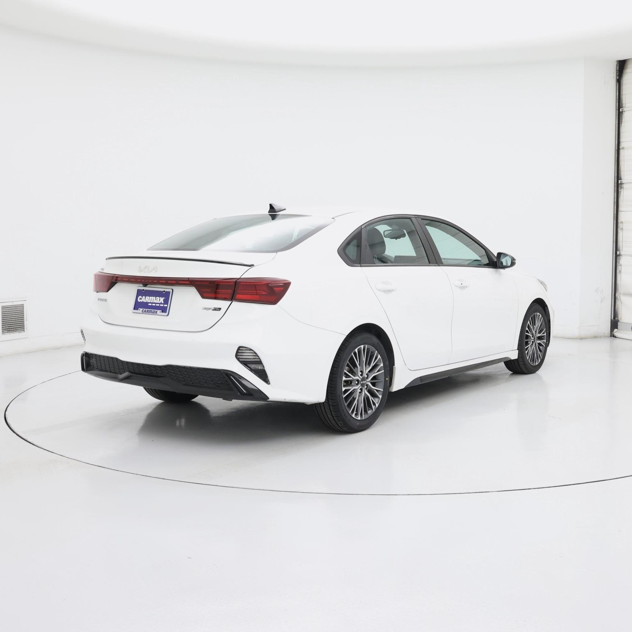 Thumbnail: 2022 Kia Forte - 8