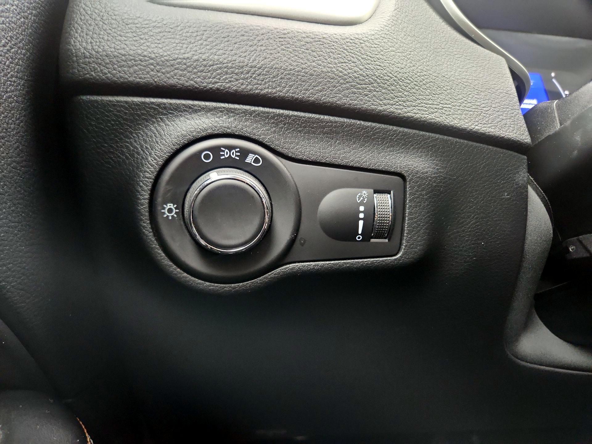 Thumbnail: 2021 Jeep Compass - 13