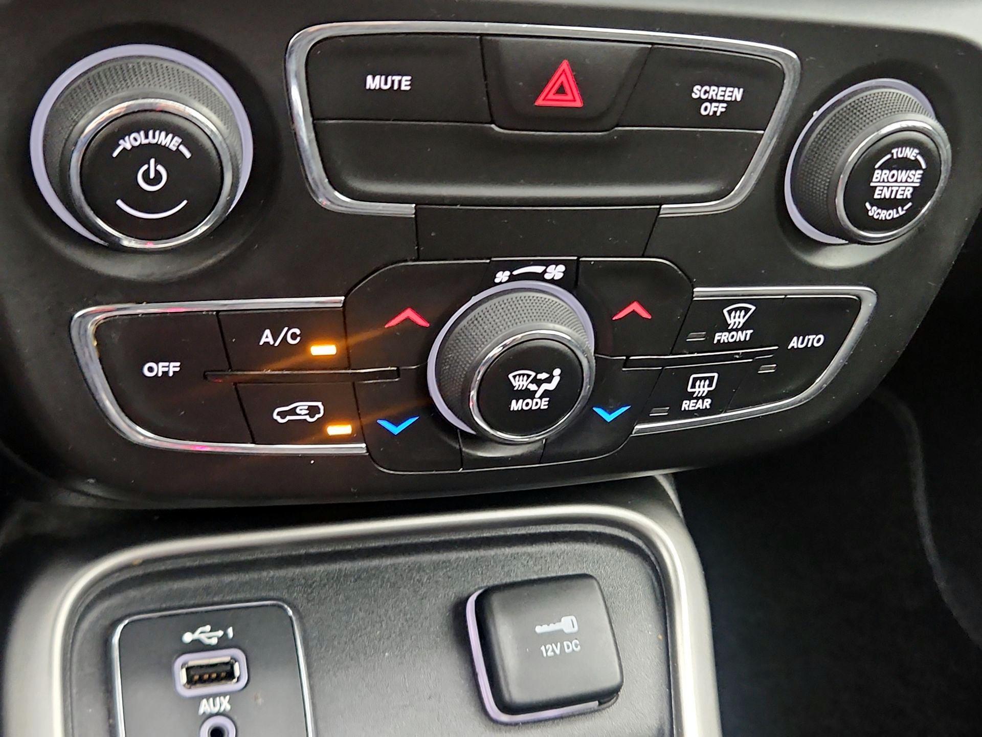 Thumbnail: 2021 Jeep Compass - 16