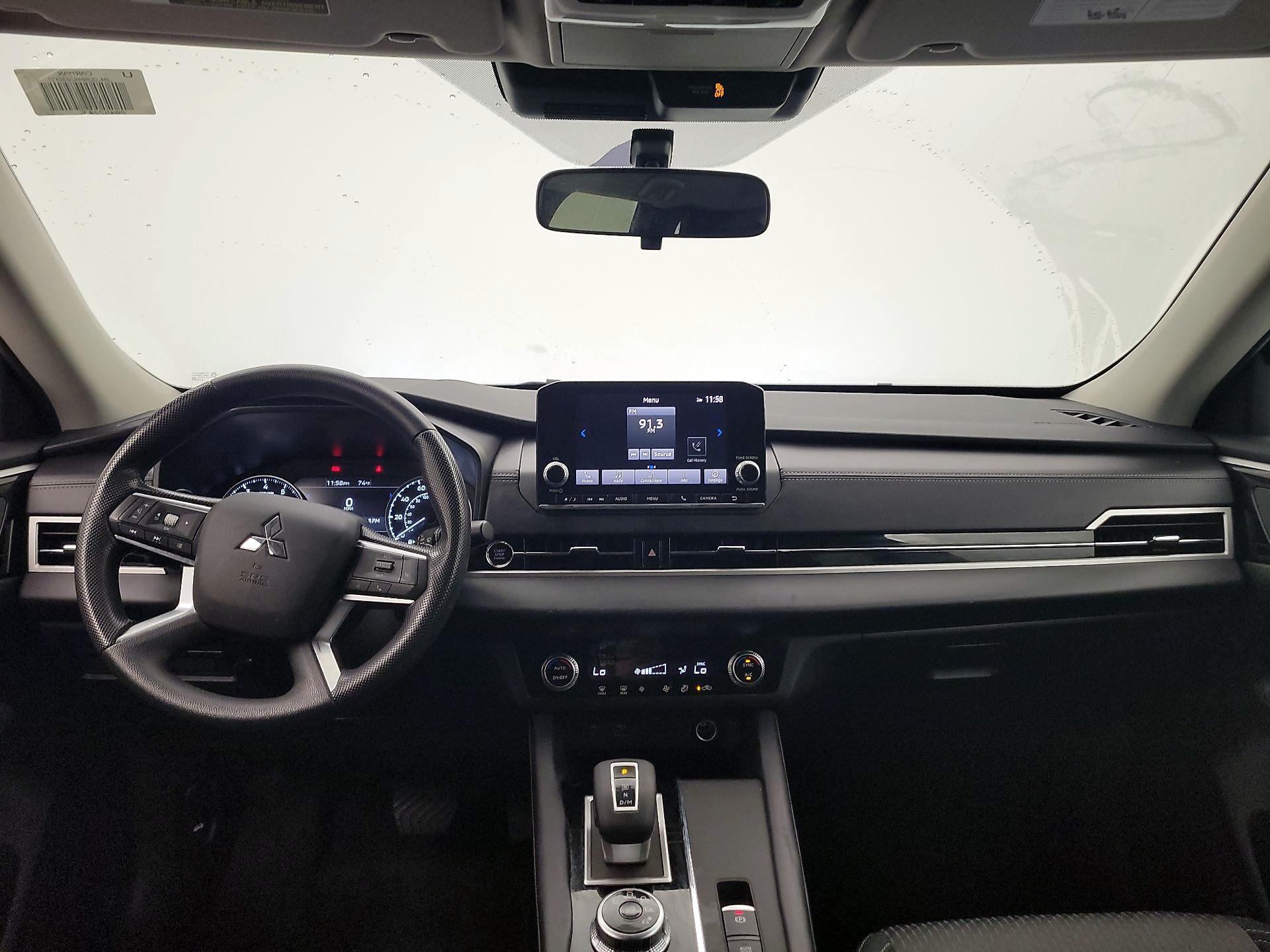 Thumbnail: 2024 Mitsubishi Outlander - 9