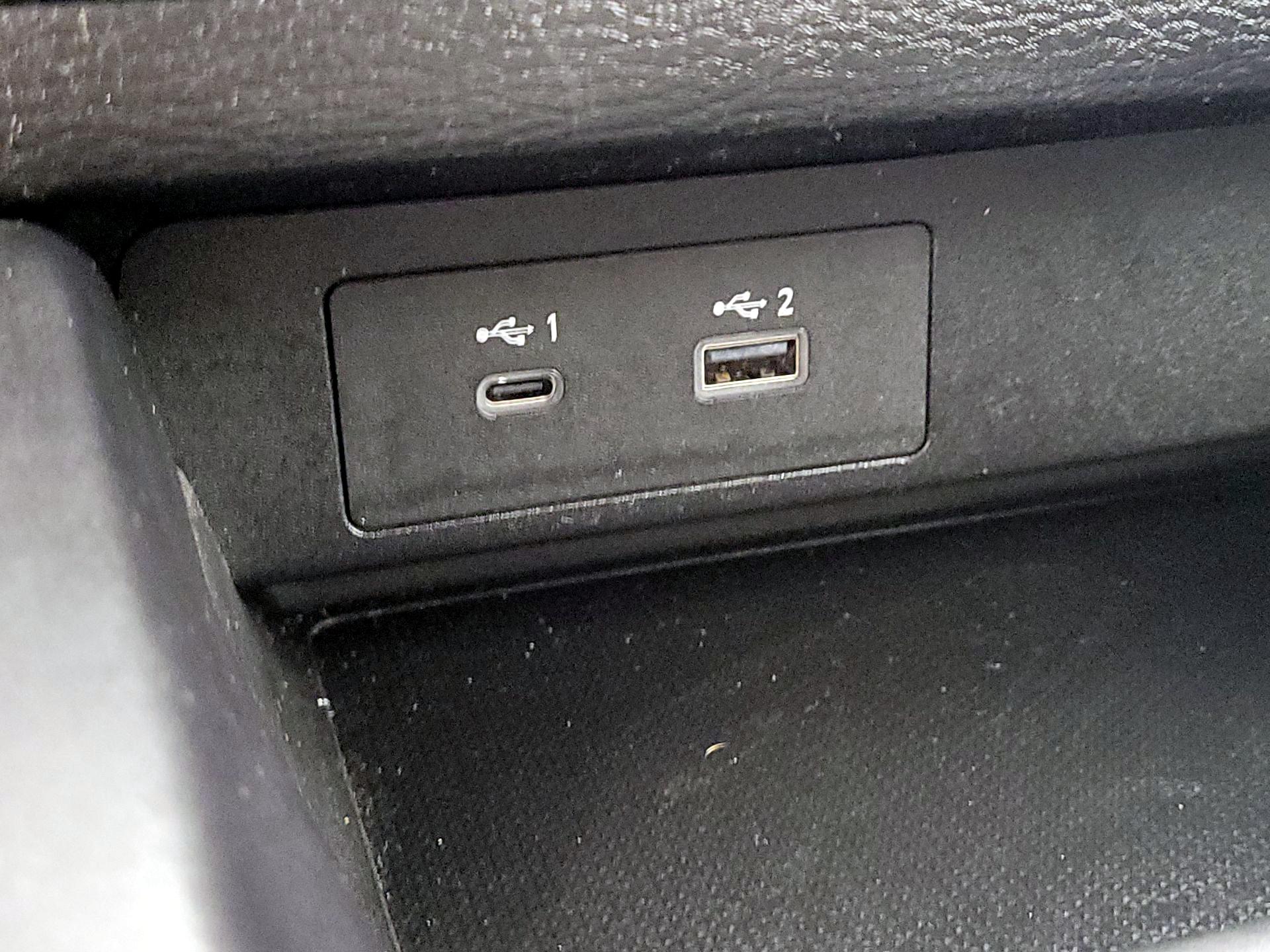 Thumbnail: 2024 Mitsubishi Outlander - 18