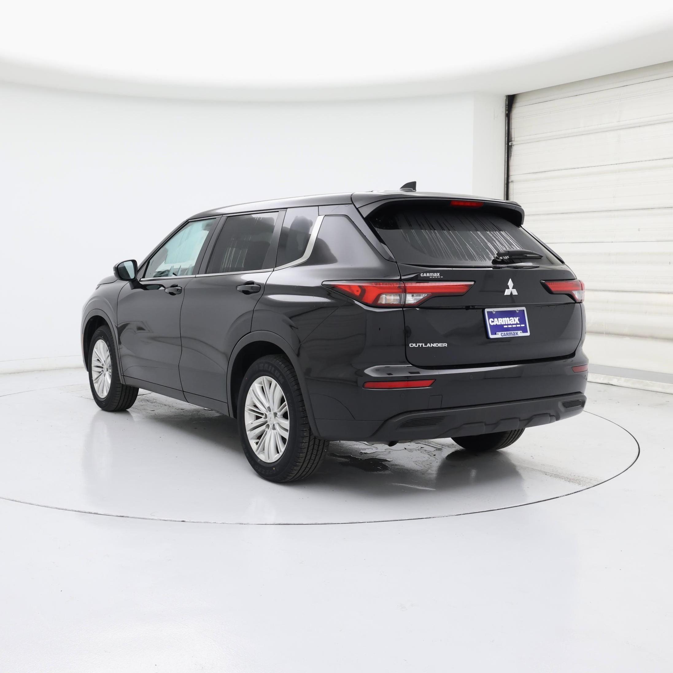 Thumbnail: 2024 Mitsubishi Outlander - 2