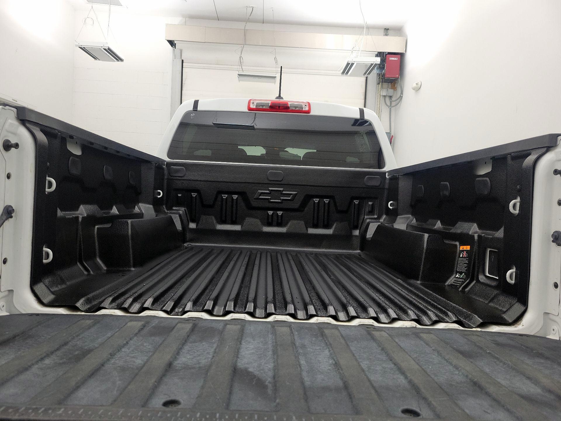 Thumbnail: 2023 Chevrolet Colorado - 19