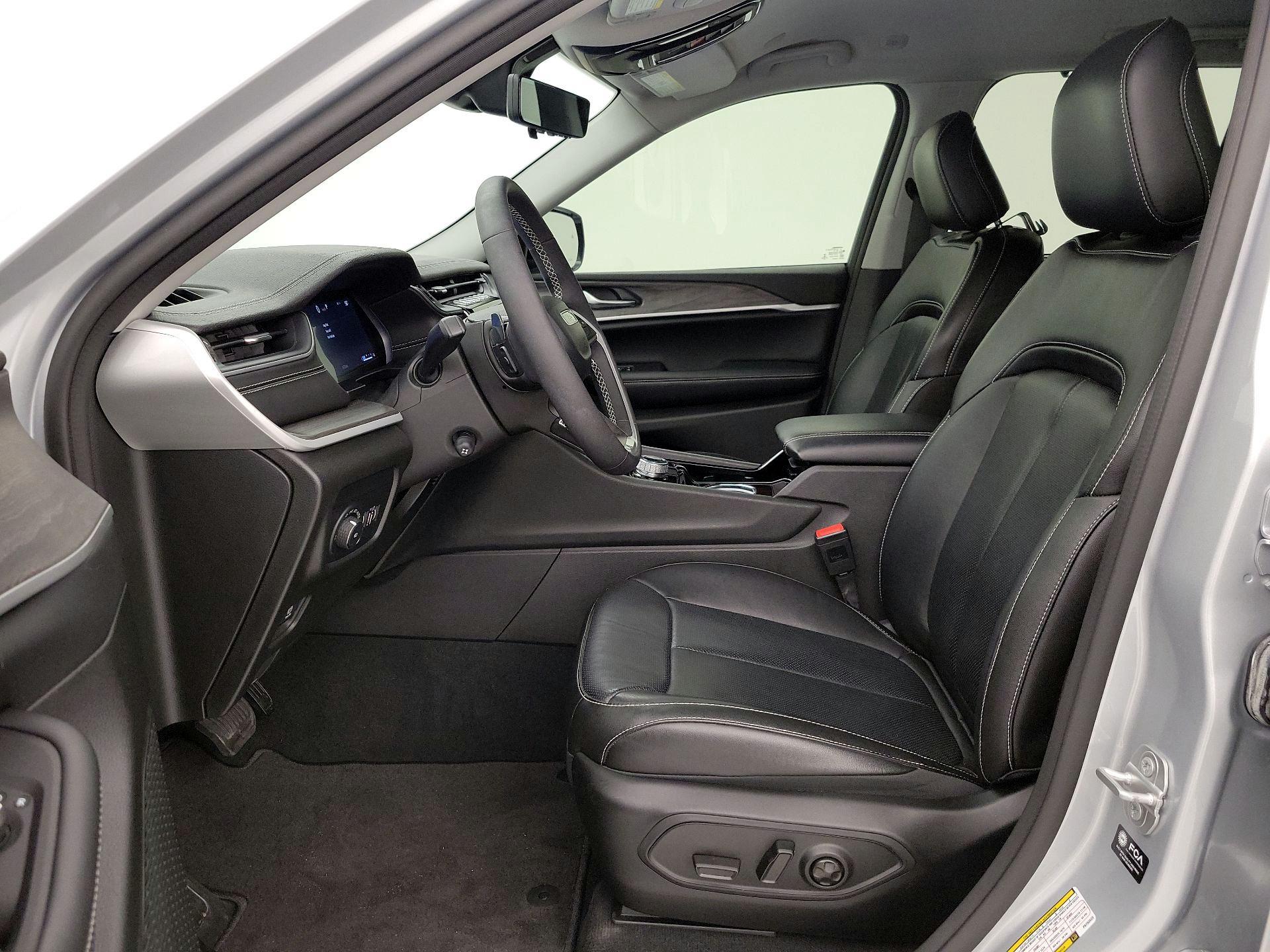 Thumbnail: 2023 Jeep Grand Cherokee - 11