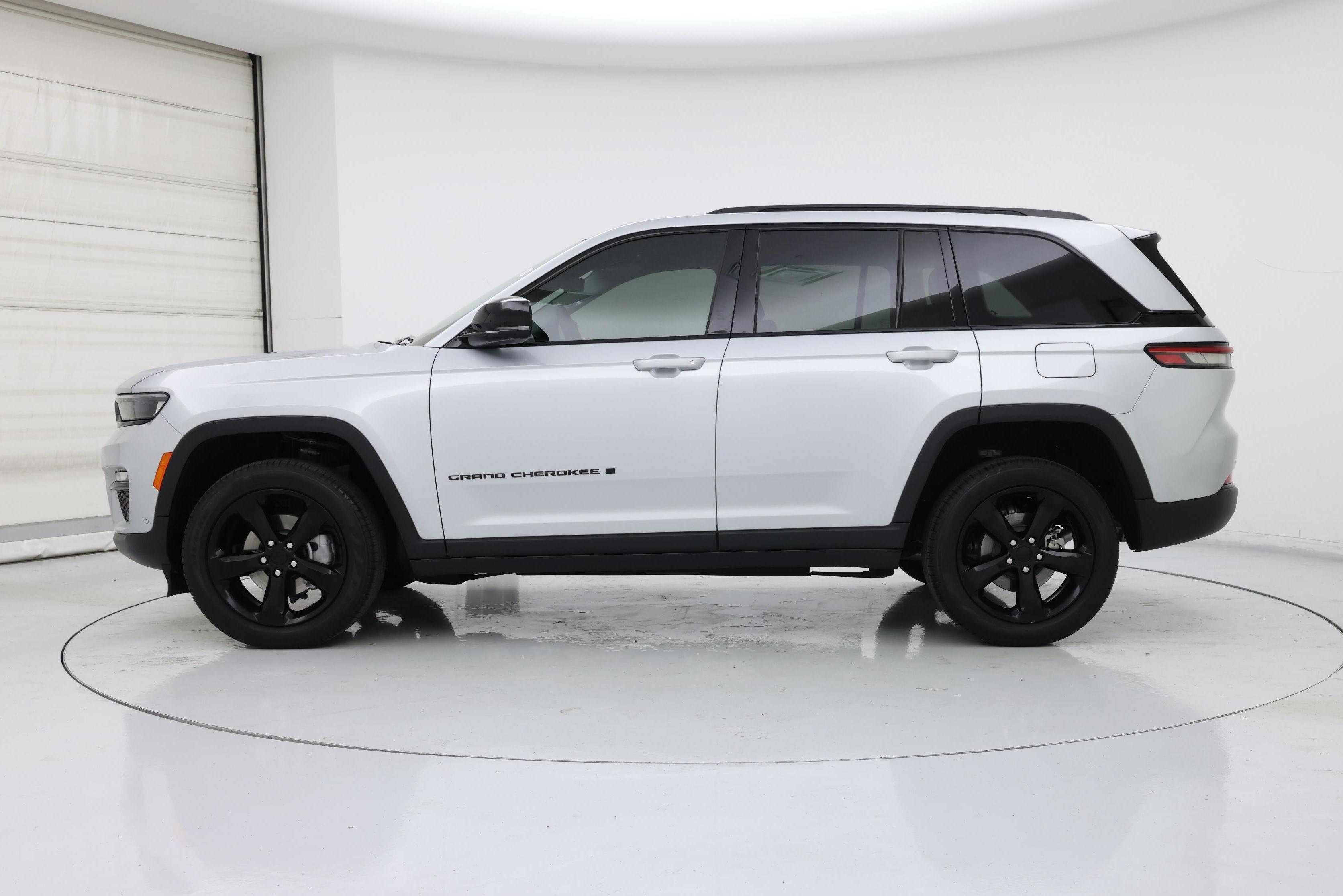 Thumbnail: 2023 Jeep Grand Cherokee - 3
